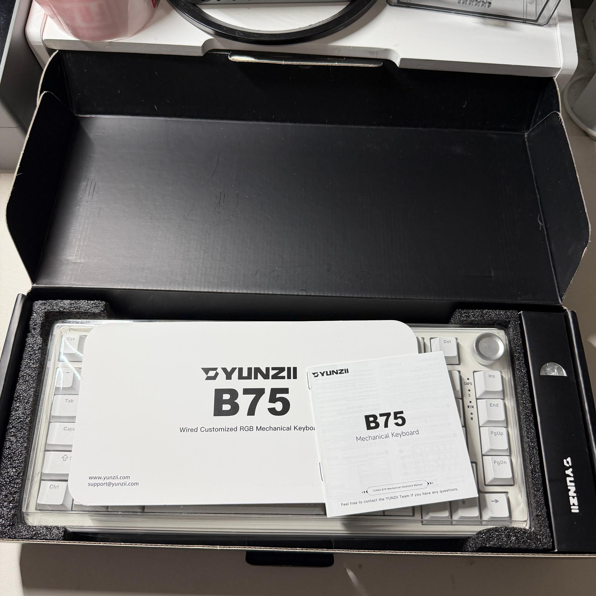 YUNZII B75 wired *Brand New*