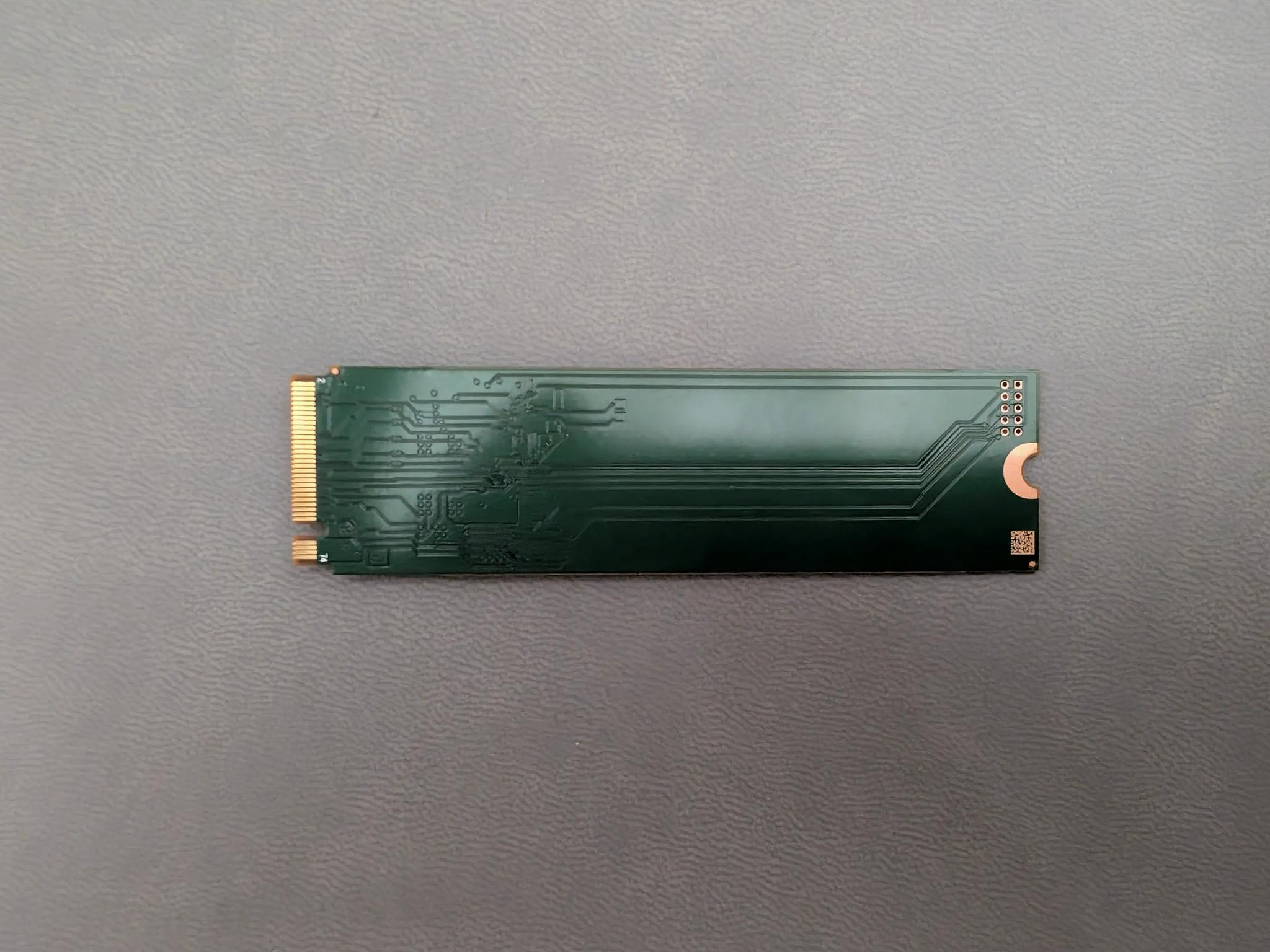 SK Hynix BC711 series 1TB NVMe PCIe Gen3x4 M.2 2280 SSD