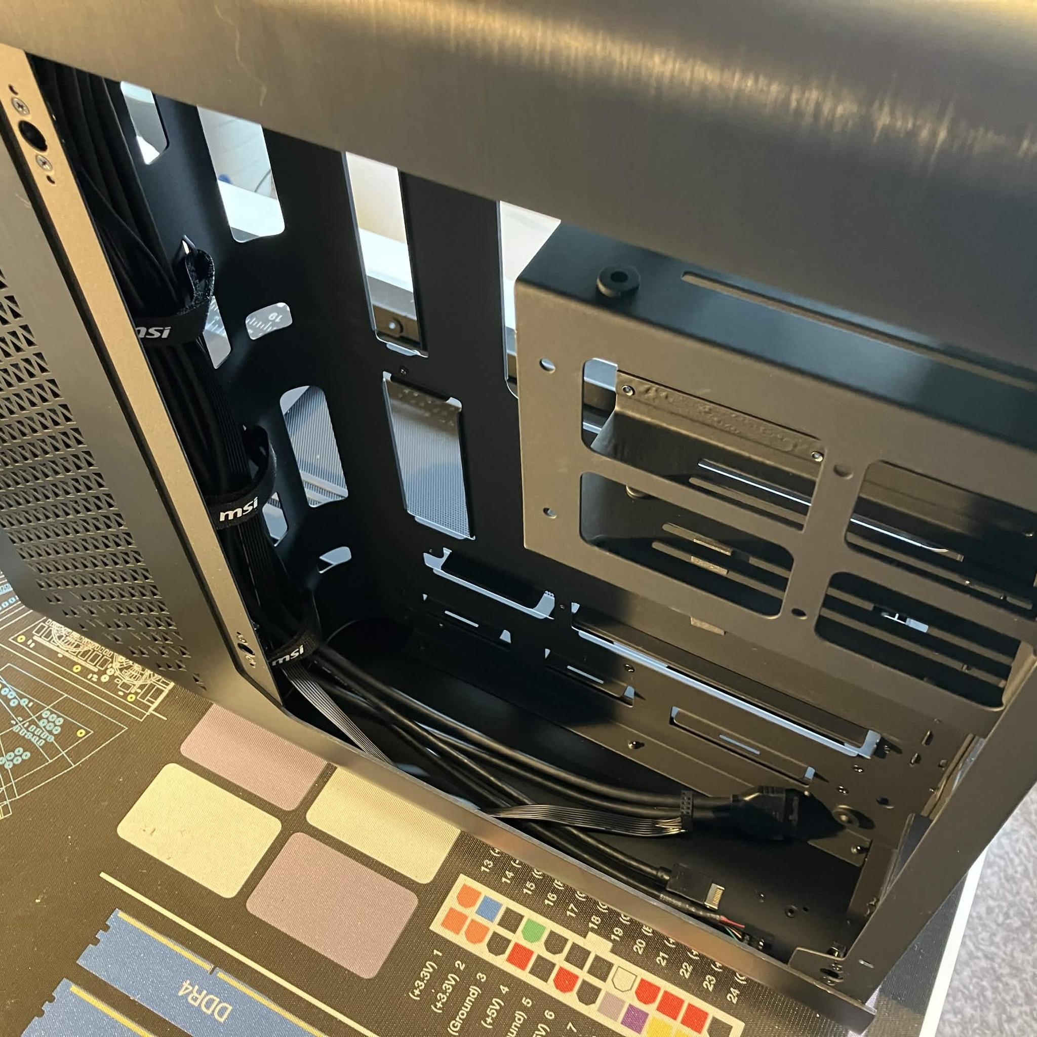 MSI MEG MAESTRO 700L PZ - Limited Edition Case #600