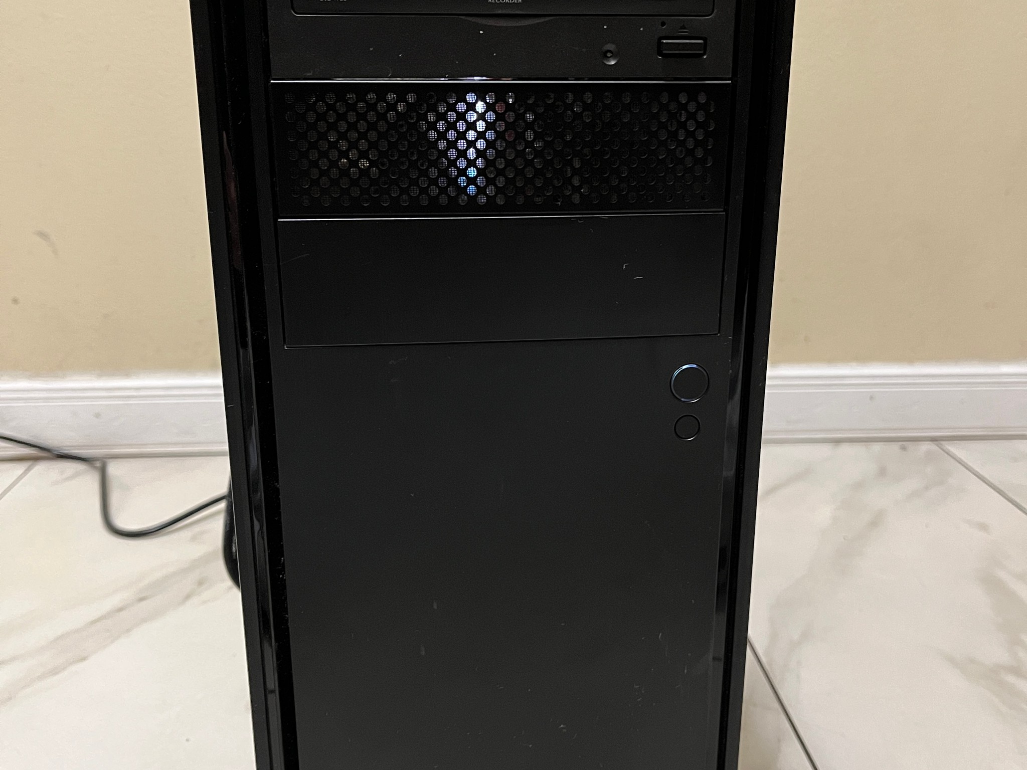 🟠🔥NVIDIA GTX Titan X Pascal, Intel i7-7700K, 16GB RAM, 1.2 TB Storage, High FPS Custom Gaming PC