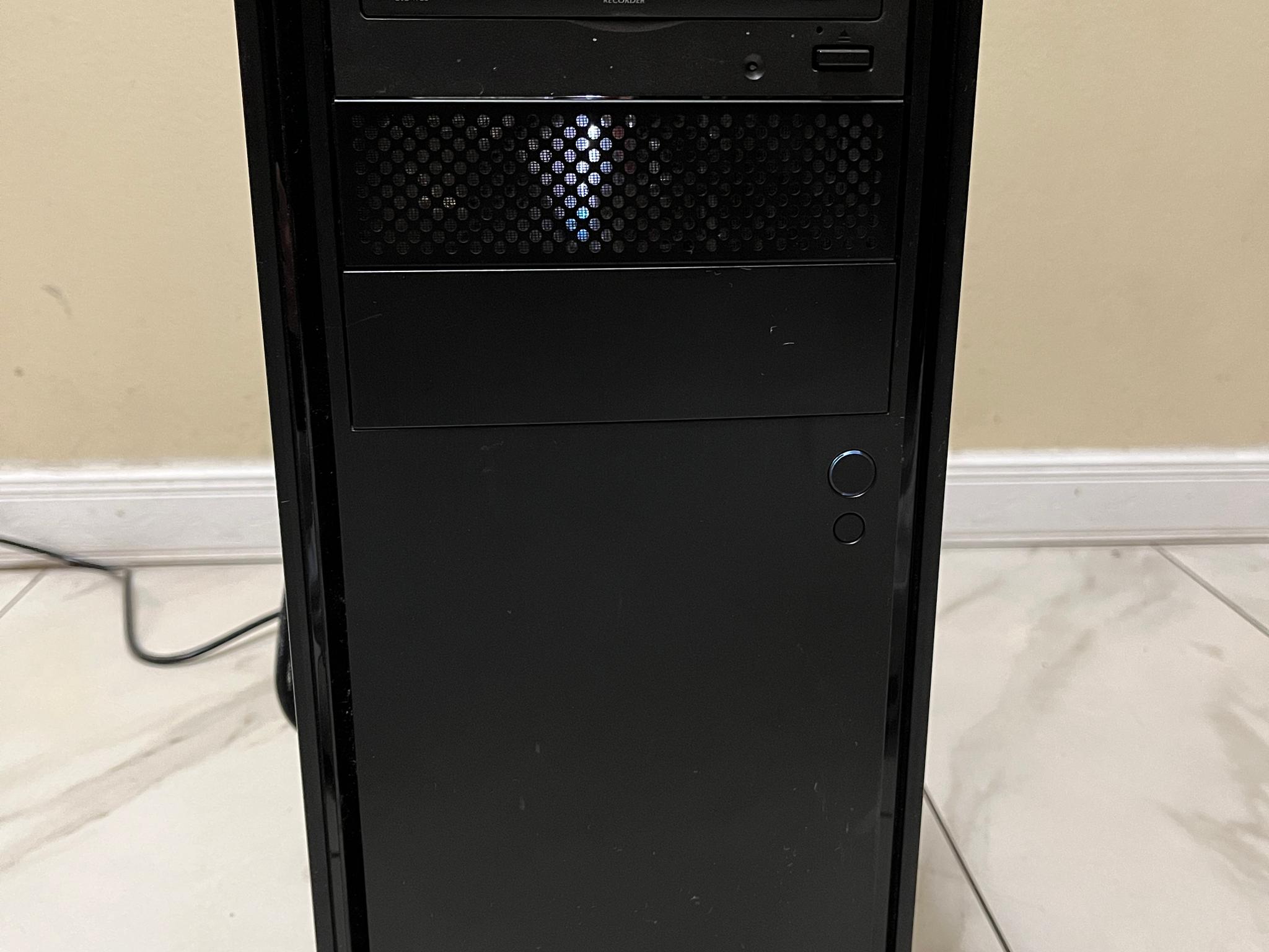 🟠🔥NVIDIA GTX Titan X Pascal, Intel i7-7700K, 16GB RAM, 1.2 TB Storage, High FPS Custom Gaming PC