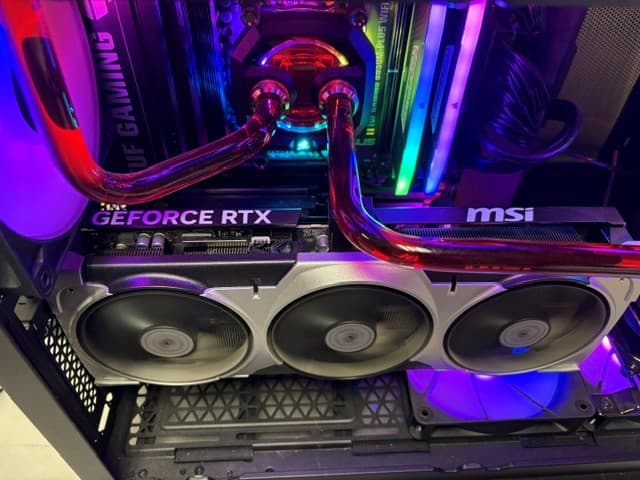 Ryzen9 9950x3d RTX5080 32gb ddr5 Custom Water Loop Corsair Components 360mm rad, pump/res combo argb