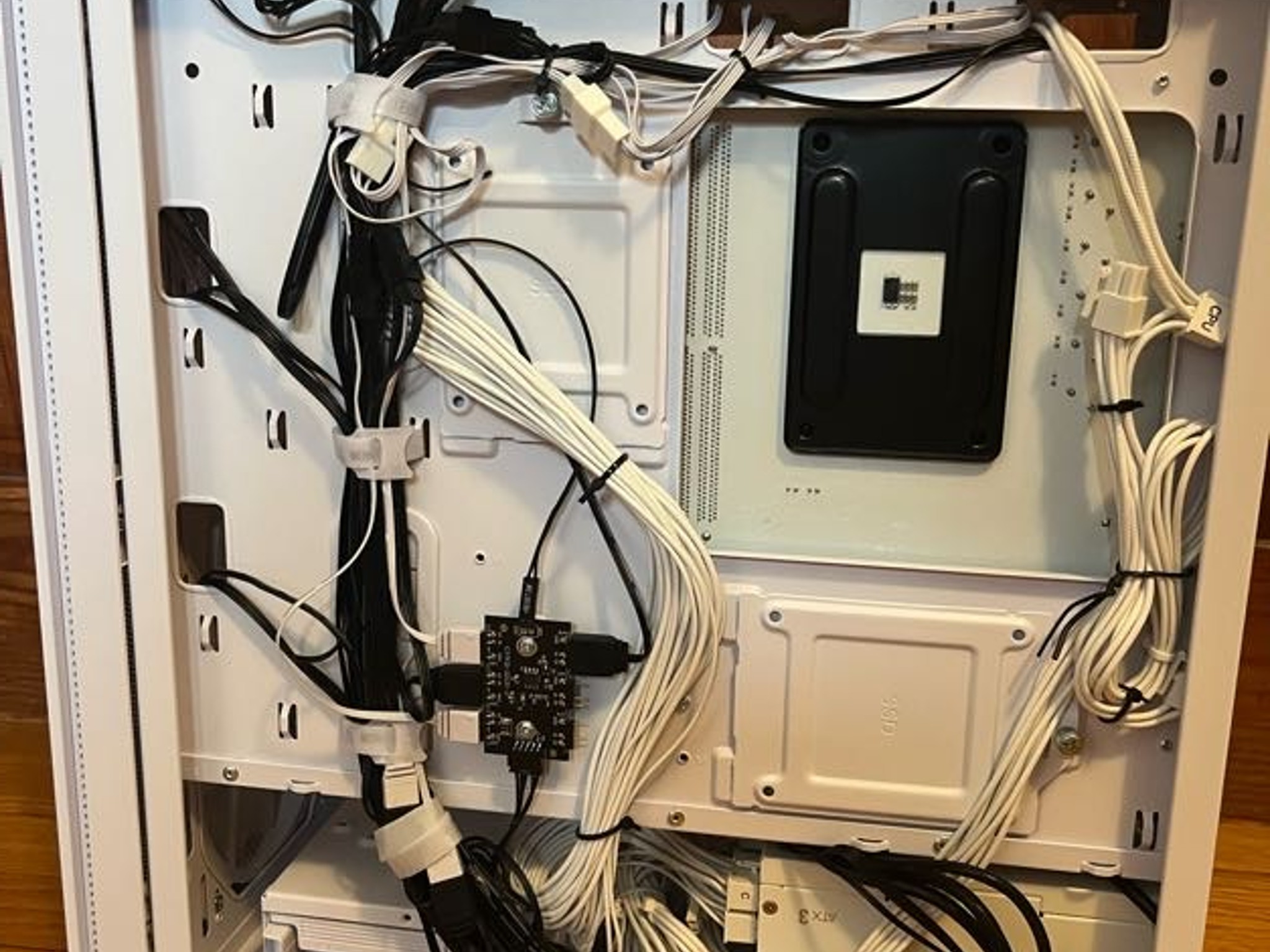 Ultra Budget White Gaming PC | Ryzen 5 5500 | RX 6500 xt