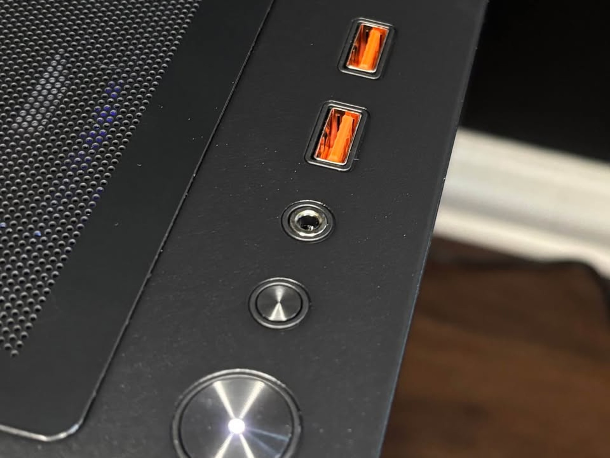 Black Gaming PC (GTX 1660 6GB + AMD Ryzen 5 2600 + 16GB DDR4 + SSD + HDD)