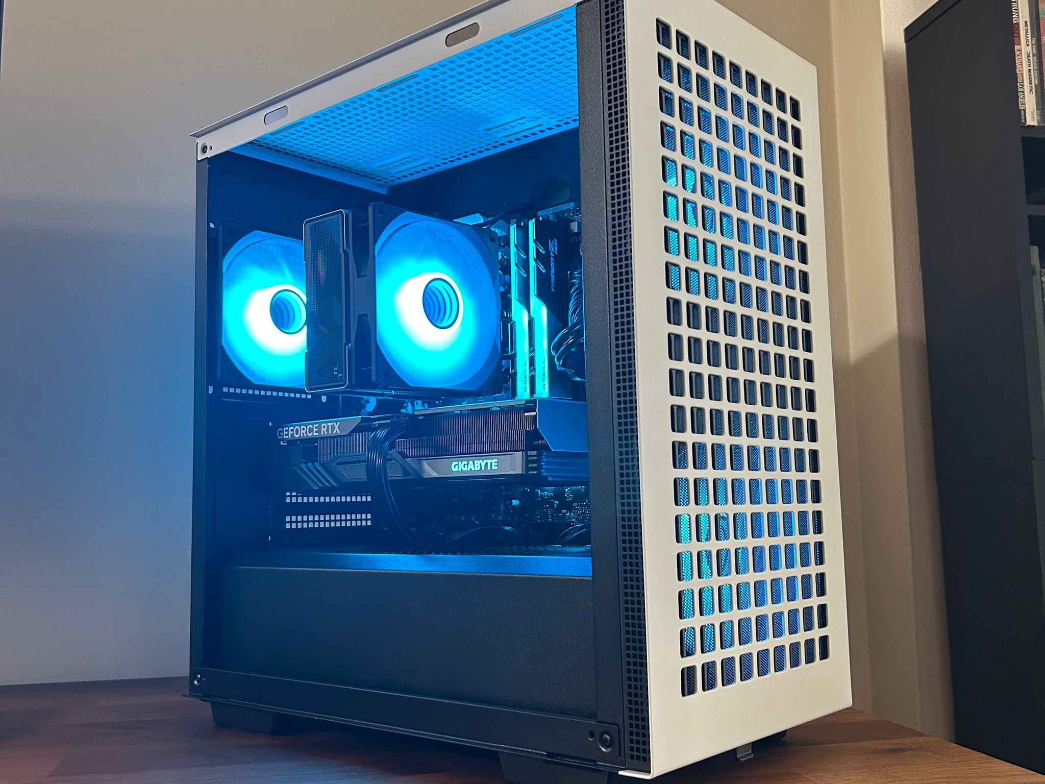 **SALE** RTX 4060ti | Ryzen 5 5600x | 32GB DDR4 | WI-FI | The Mini Legend V10