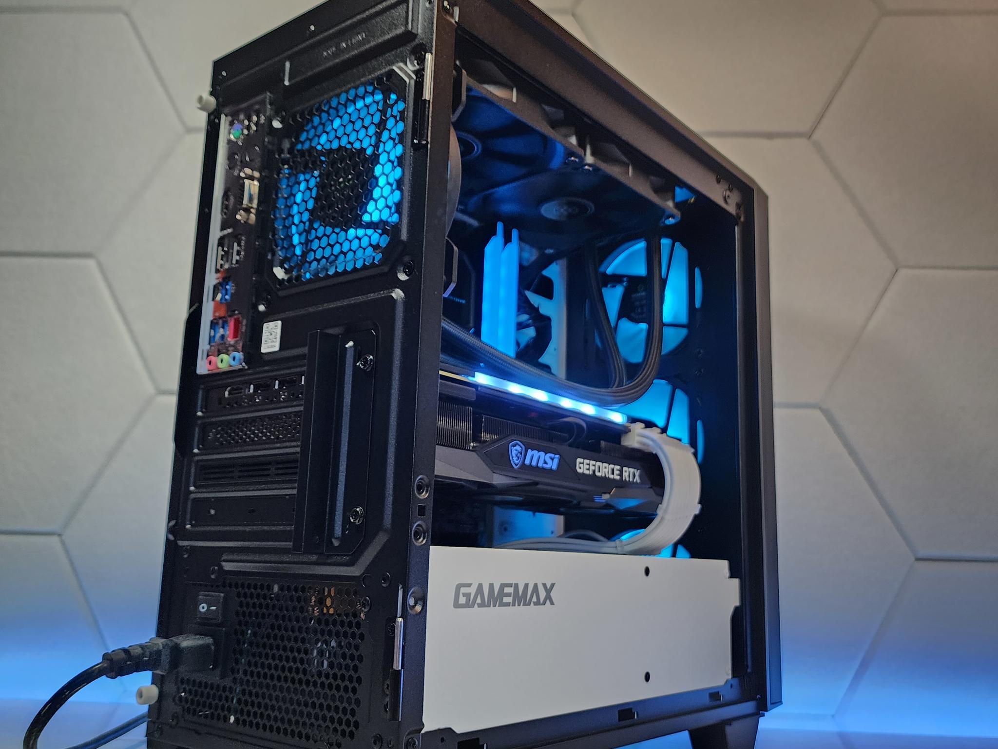 💙🤍 RTX 3070 // Core i5 12400 // 16GB 3600MHz // 1TB NVMe Gen 3