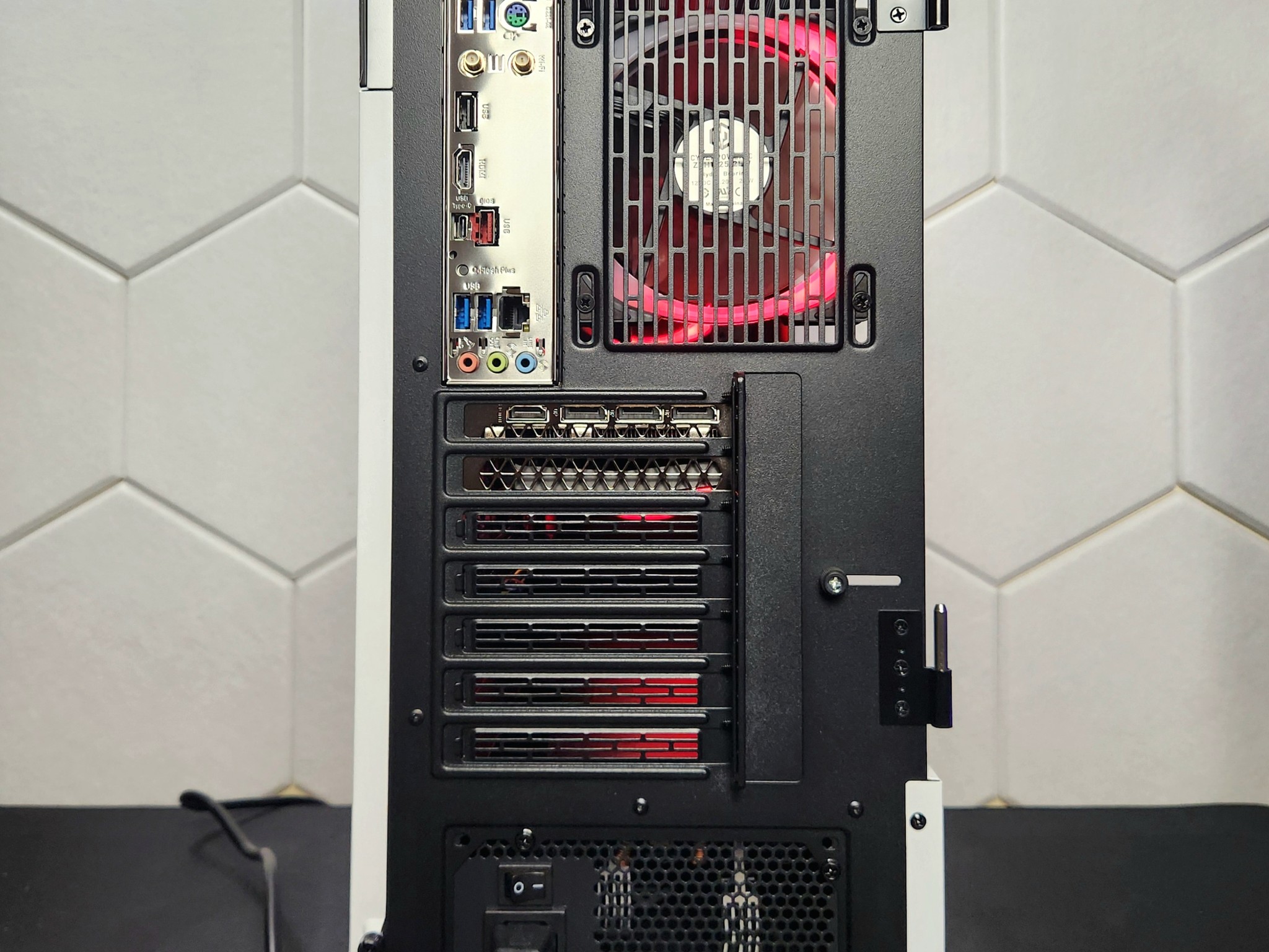 "Cyberpowerpc C series" Ryzen 5 7600 | RTX 3060 8GB | 16GB DDR5 | 500GB SSD | Keyboard and Mouse