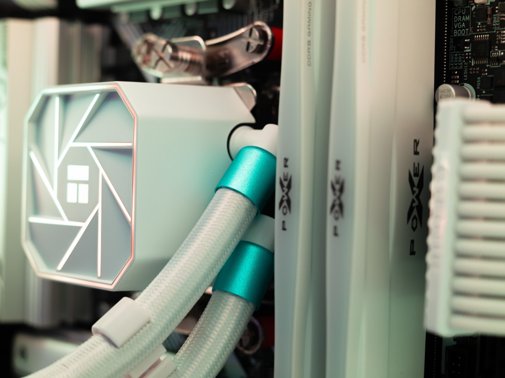 [SALE] RX 6800 16GB, Ryzen 5 7500F, 32GB DDR5 6000, 1TB NVME, WiFi, Gaming PC