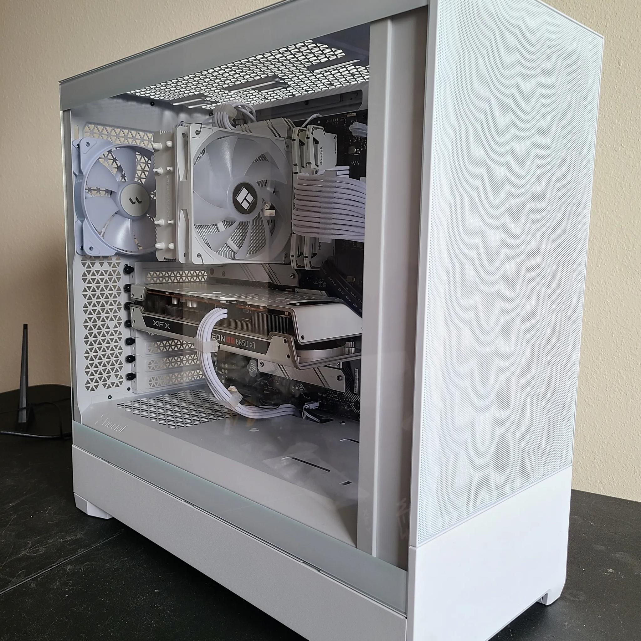 RX 6650 XT | Intel i5 11600K | 1TB Gen4 NVME | 32GB 3200MHz RAM
