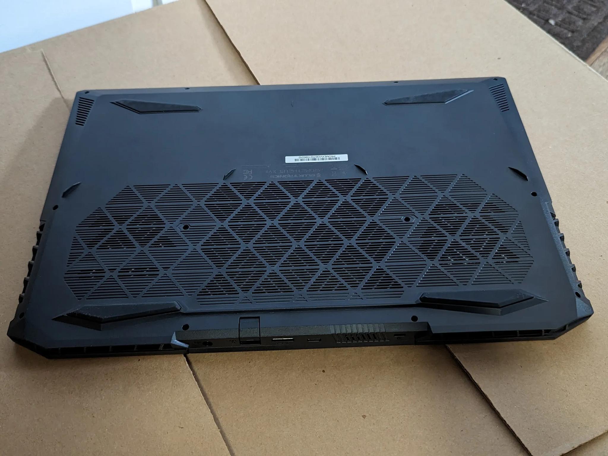 Eluktronics Prometheus XVII 17.3" QHD 165Hz RTX 3070 i7 10875H