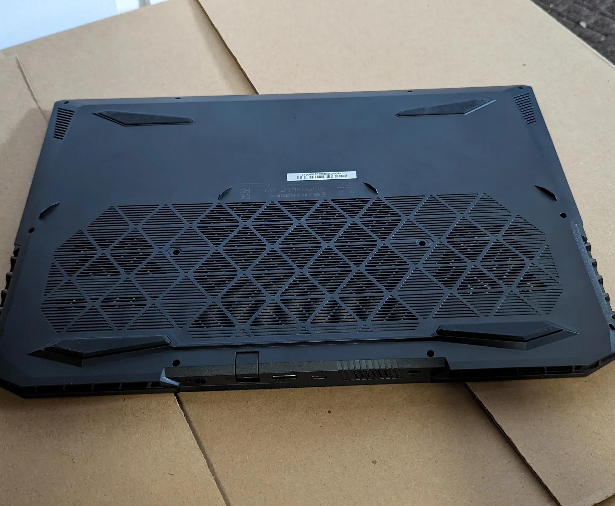 Eluktronics Prometheus XVII 17.3" QHD 165Hz RTX 3070 i7 10875H