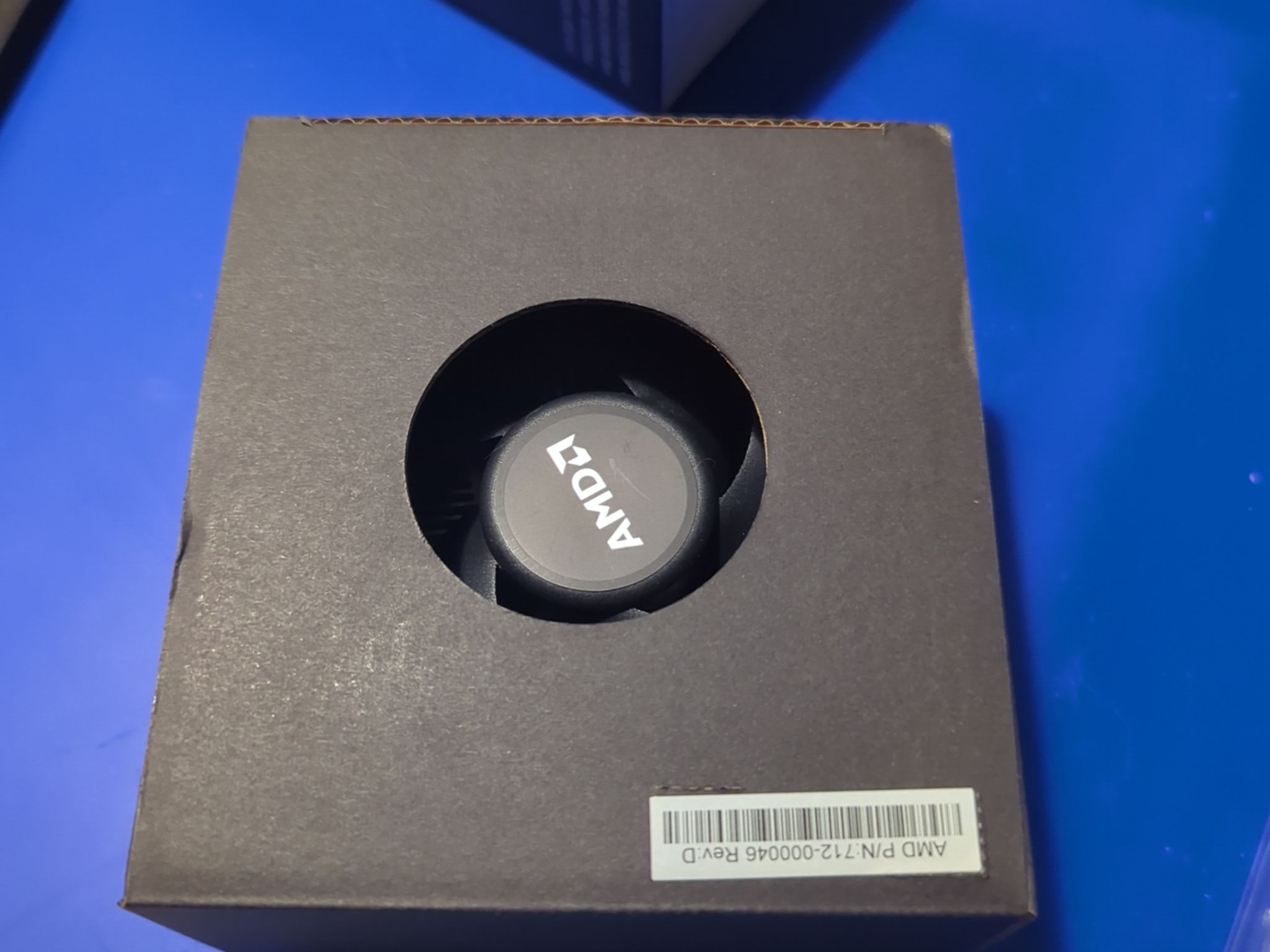 And Ryzen 5 3600 Cpu with Wraith Stealth Cooler
