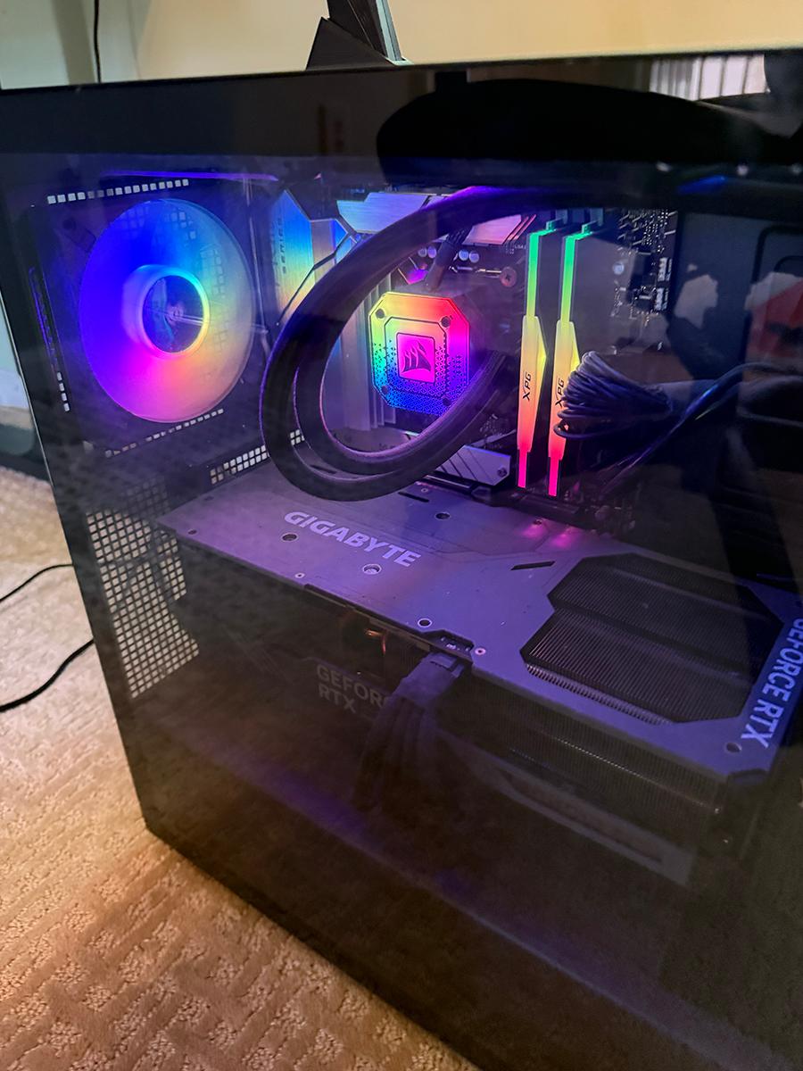 Gaming PC - RTX 4090, i7-13700KF, 32GB RAM, 2TB NVMe SSD