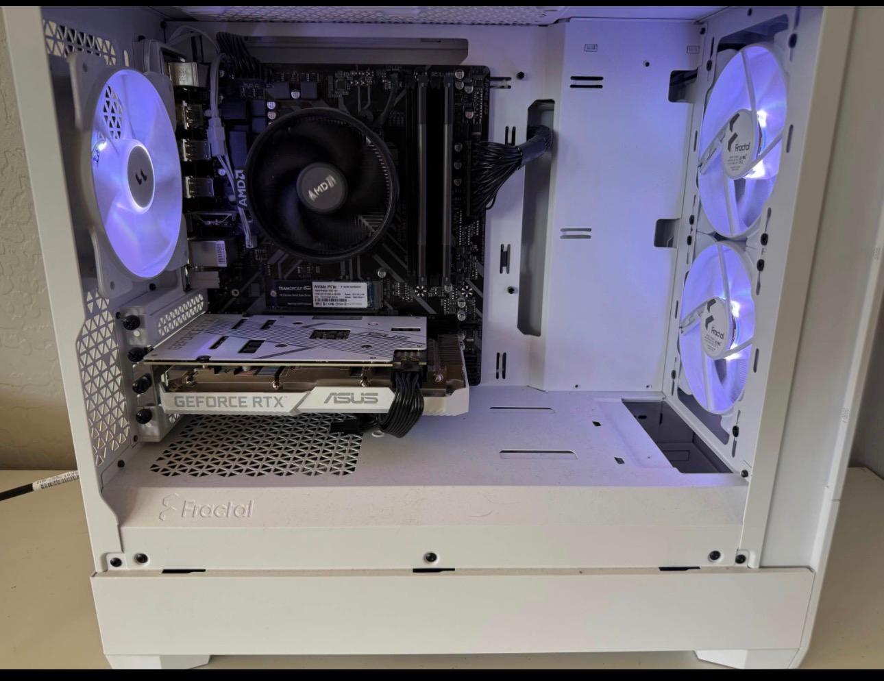 RXT 3060 12GB WHITE + RYZEN 5 5500 GAMING PC