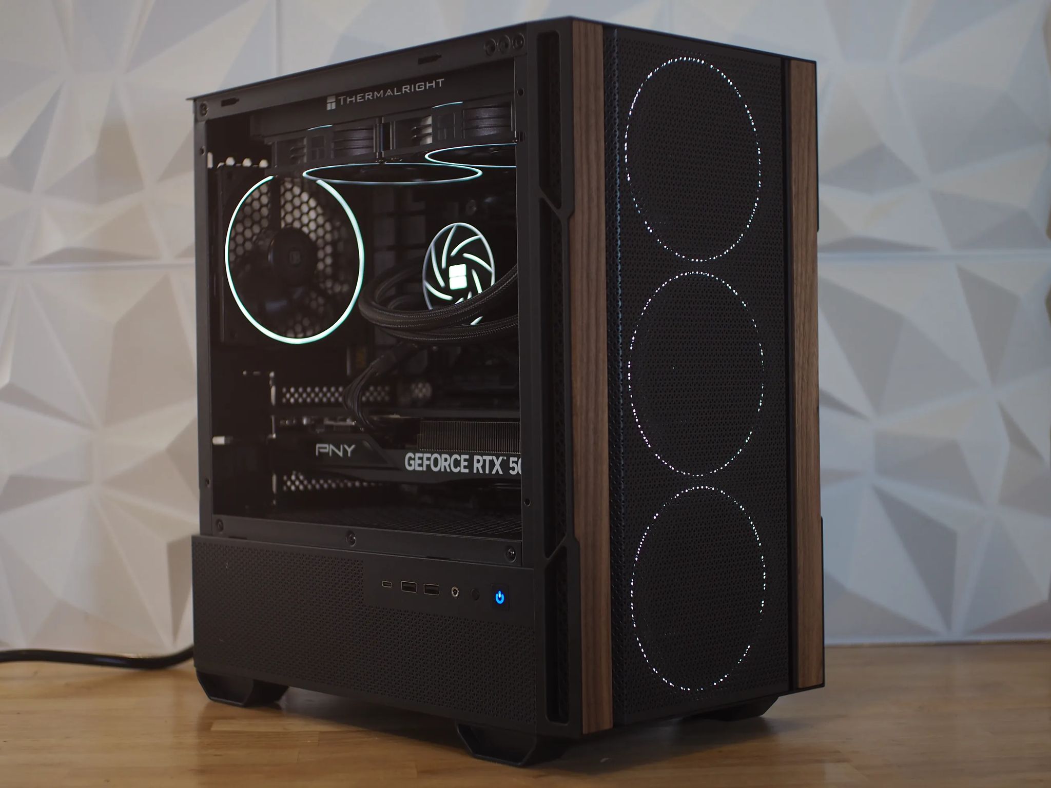 The Signature -  5070 12gb | AM5 | 32gb DDR5 | 2tb SSD | WIFI