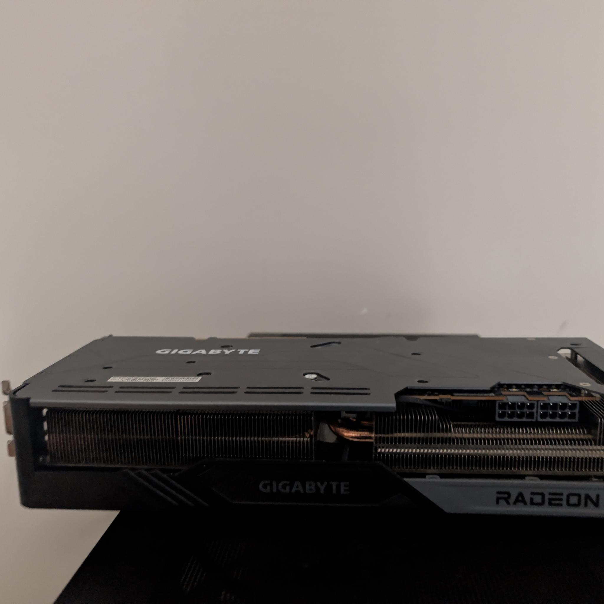 GIGABYTE Radeon RX 7800 XT GAMING OC 16G