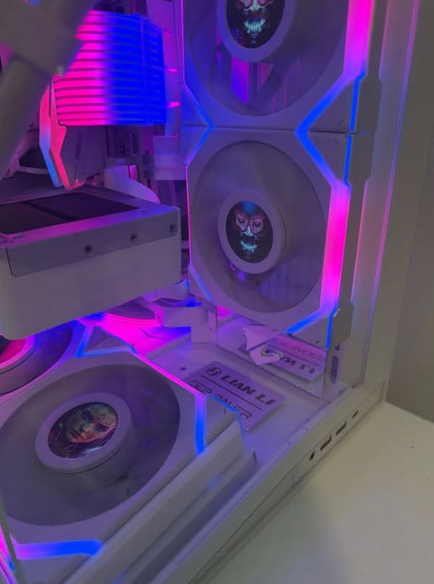 Gaming PC Nvidia RTX 5080, Ryzen 7 9800X3D, Lian Li 011 Mini V2 White, LCD Fans, 3D AIO, 2TB Gen5