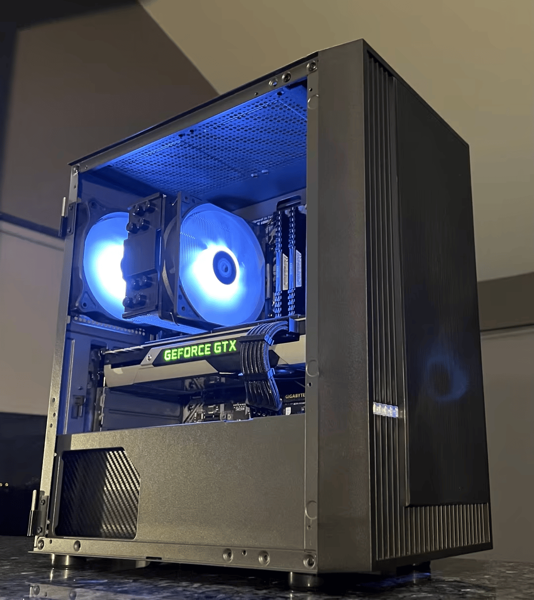 Carbon Compact// i5-9600k, GTX 970 4gb Budget Gaming PC