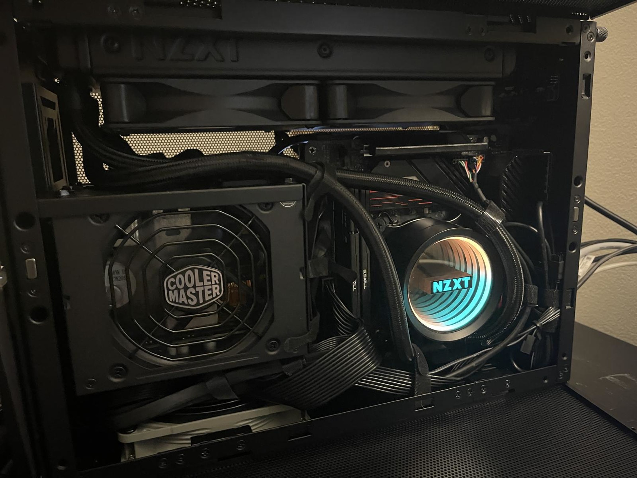 Glorious SFF Mini ITX PC