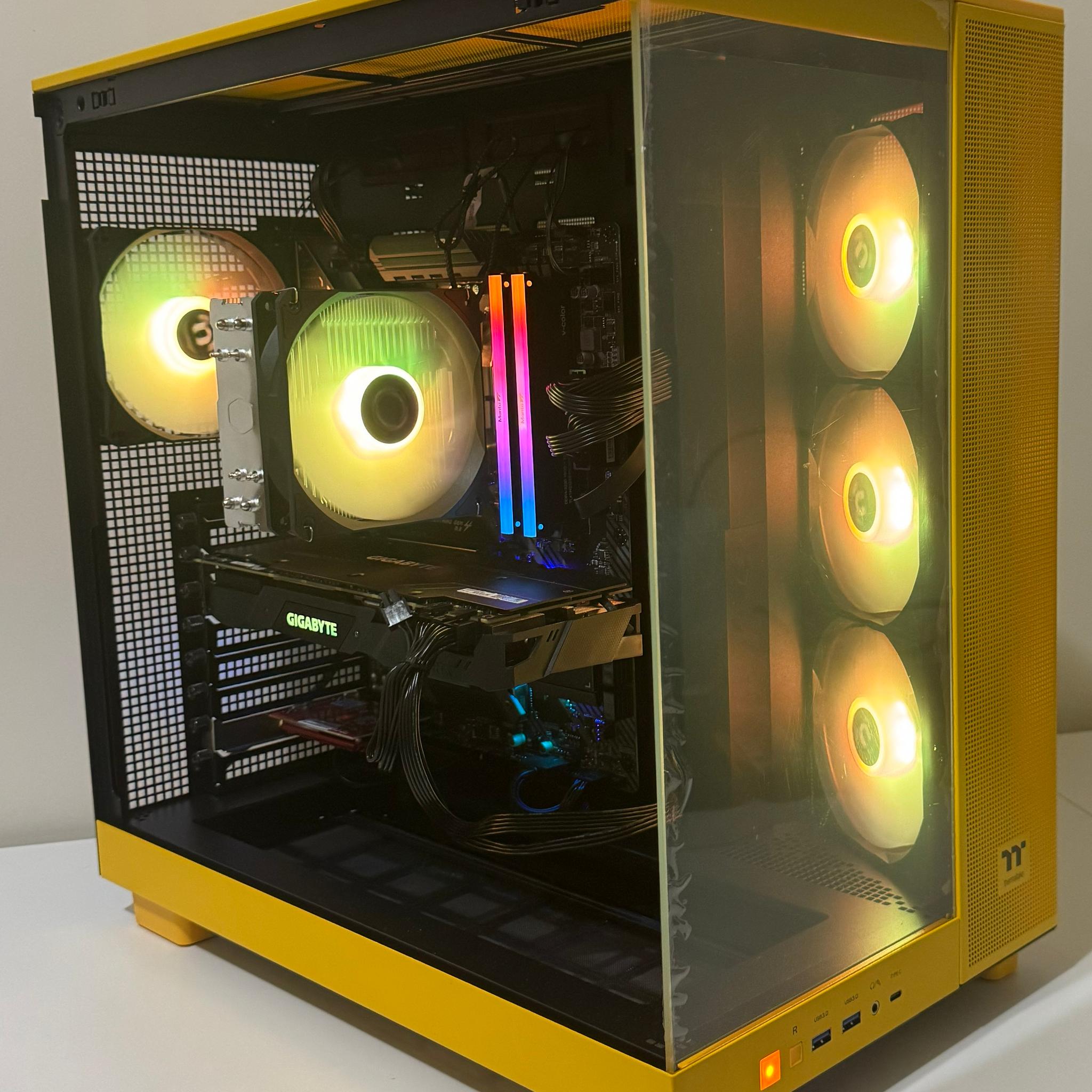 BUMBLEBEE Ryzen 5 32GB RAM 1TB SSD GeForce RTX 2070 MSI MAG B550 Tomahawk Thermaltake View 380 XL