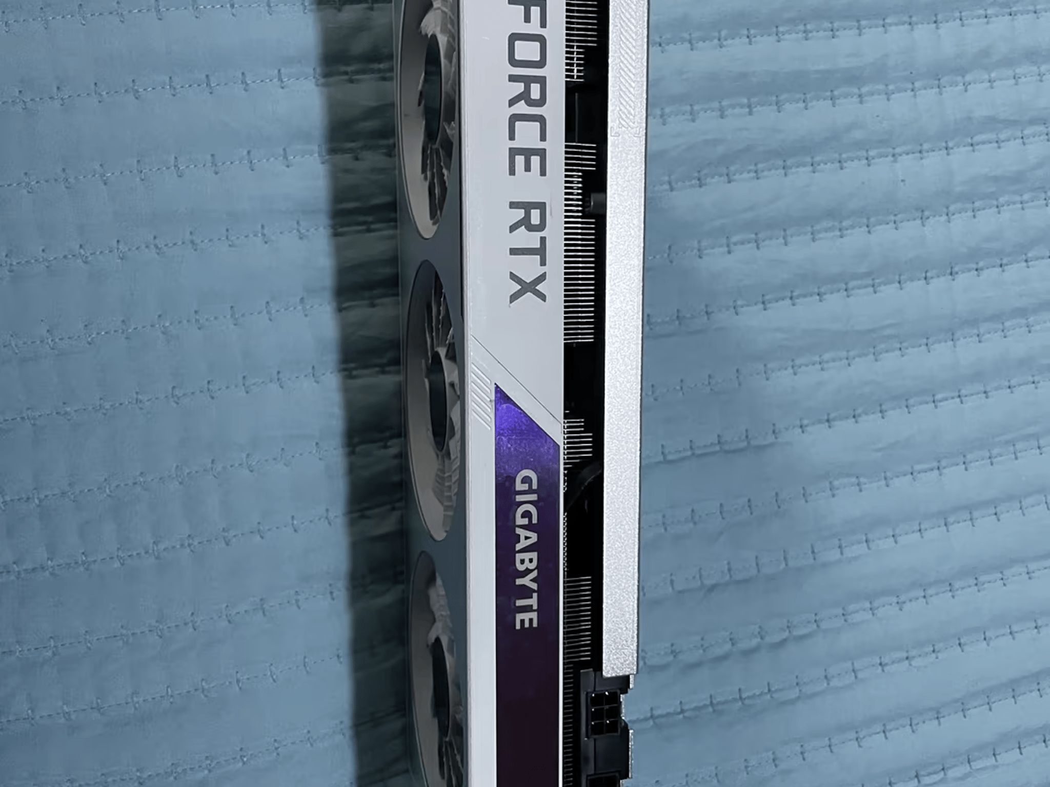 Gigabyte RTX 3070 Vision (White)