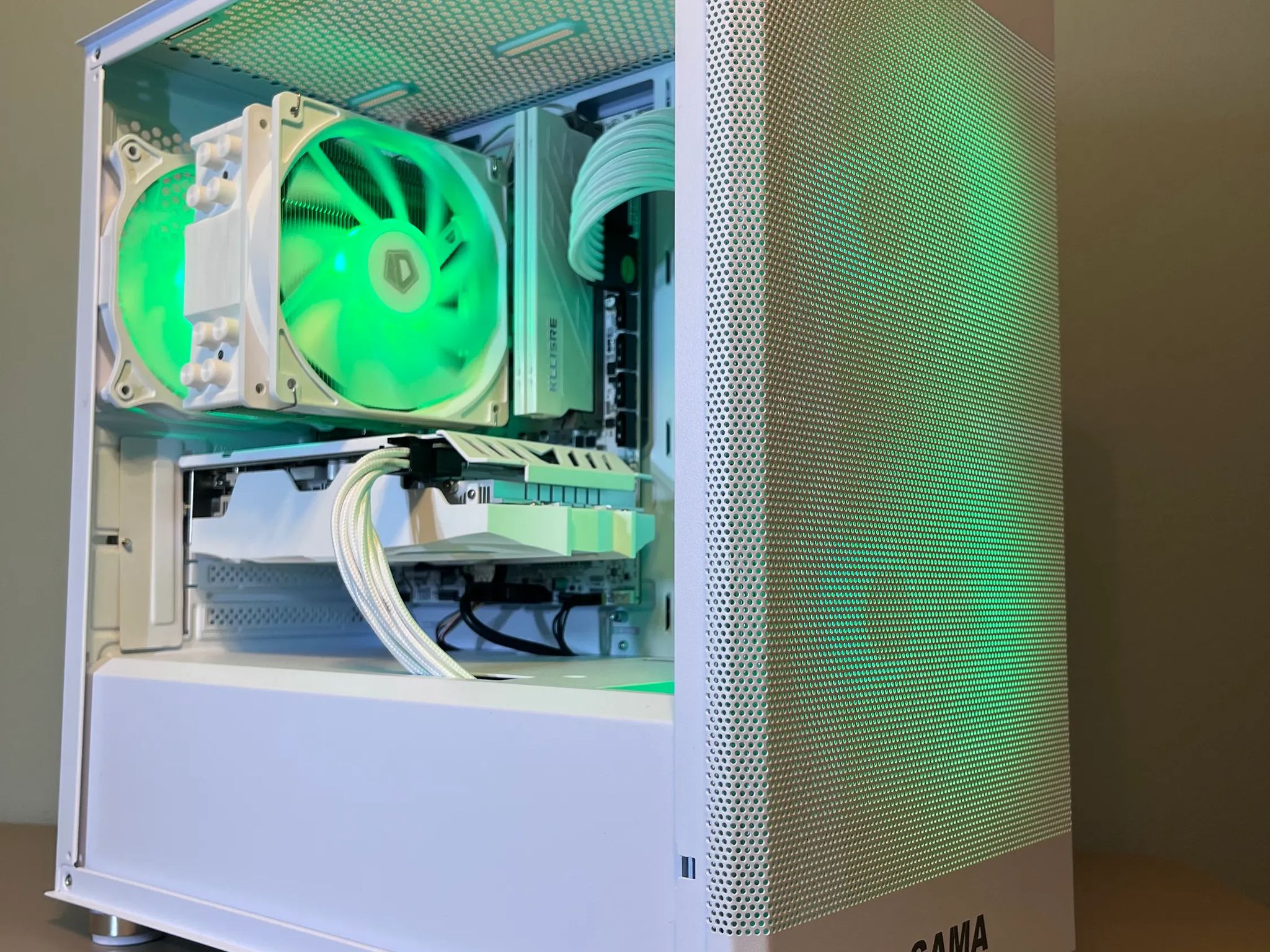 ⚪⚪ White Gaming PC⚪AMD RX 5500 XT 8GB⚪Ryzen 3 3100⚪16GB DDR4⚪500GB NVME