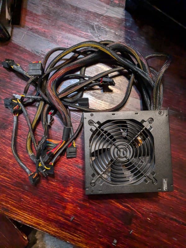 Thermaltake 700W Power Supply
