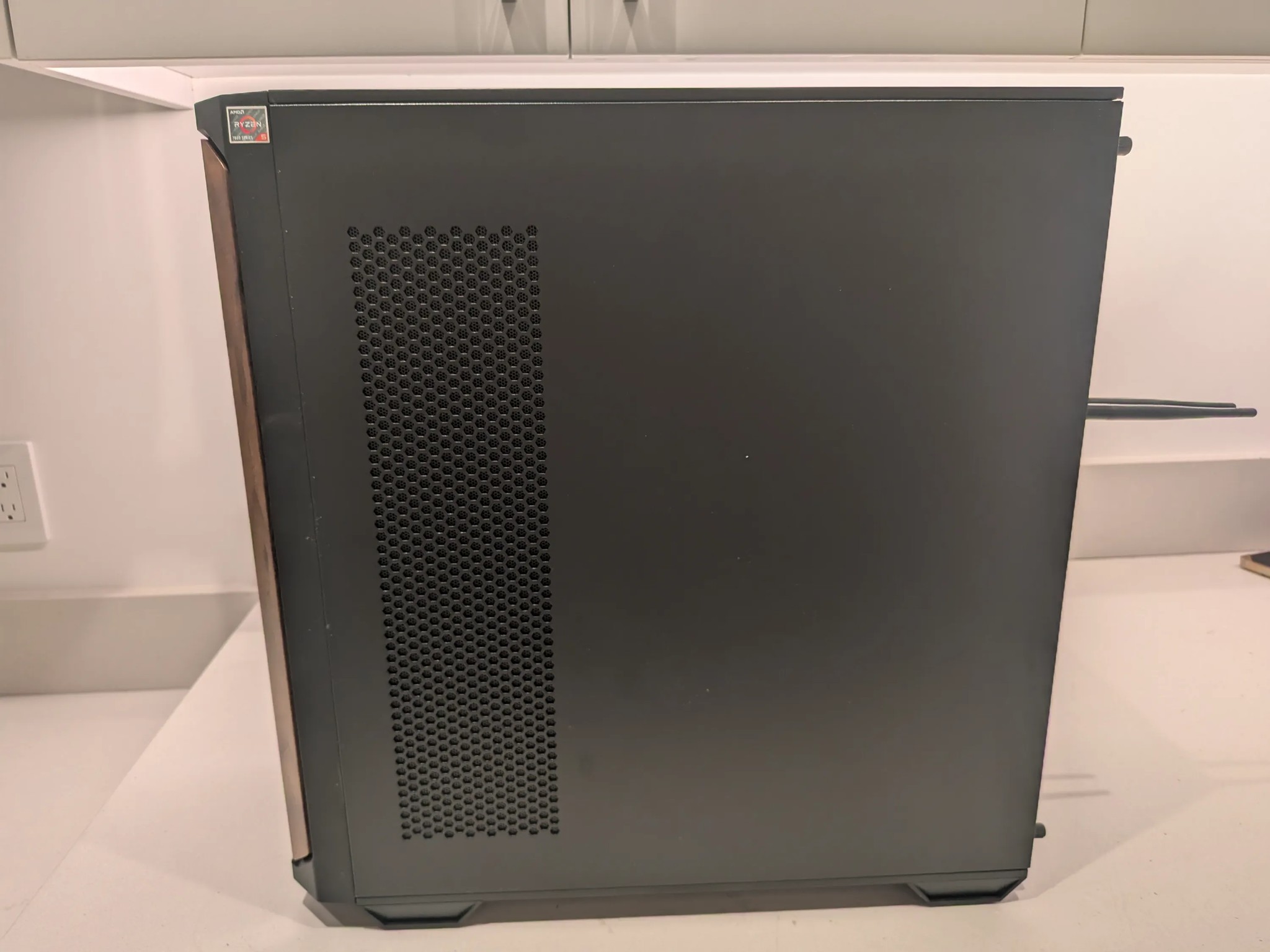 Walnut Wood & Noctua Gaming PC - AMD Ryzen 5 7500F, Radeon RX 7800XT, 32 GB DDR5, 2 TB SSD