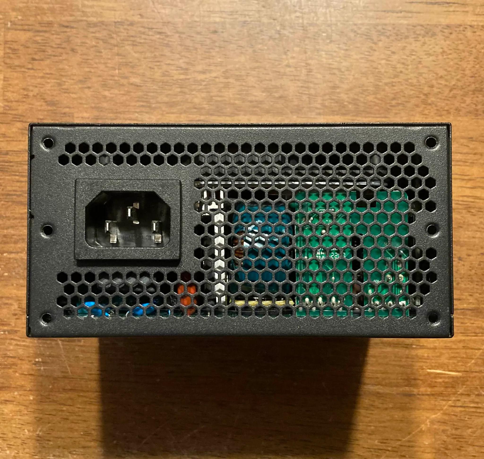 READ) NZXT C750 750 Watt 80+ Gold Fully-Modular SFX Power Supply