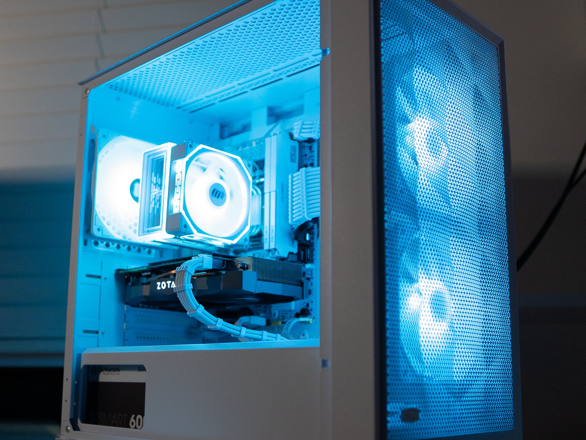 ❄️🌨 | GTX 1070Ti | INTEL XEON E5-2630 V4 | 16GB DDR4 RAM | 256GB NVME + 500GB HD | Arctic Freeze 3.0