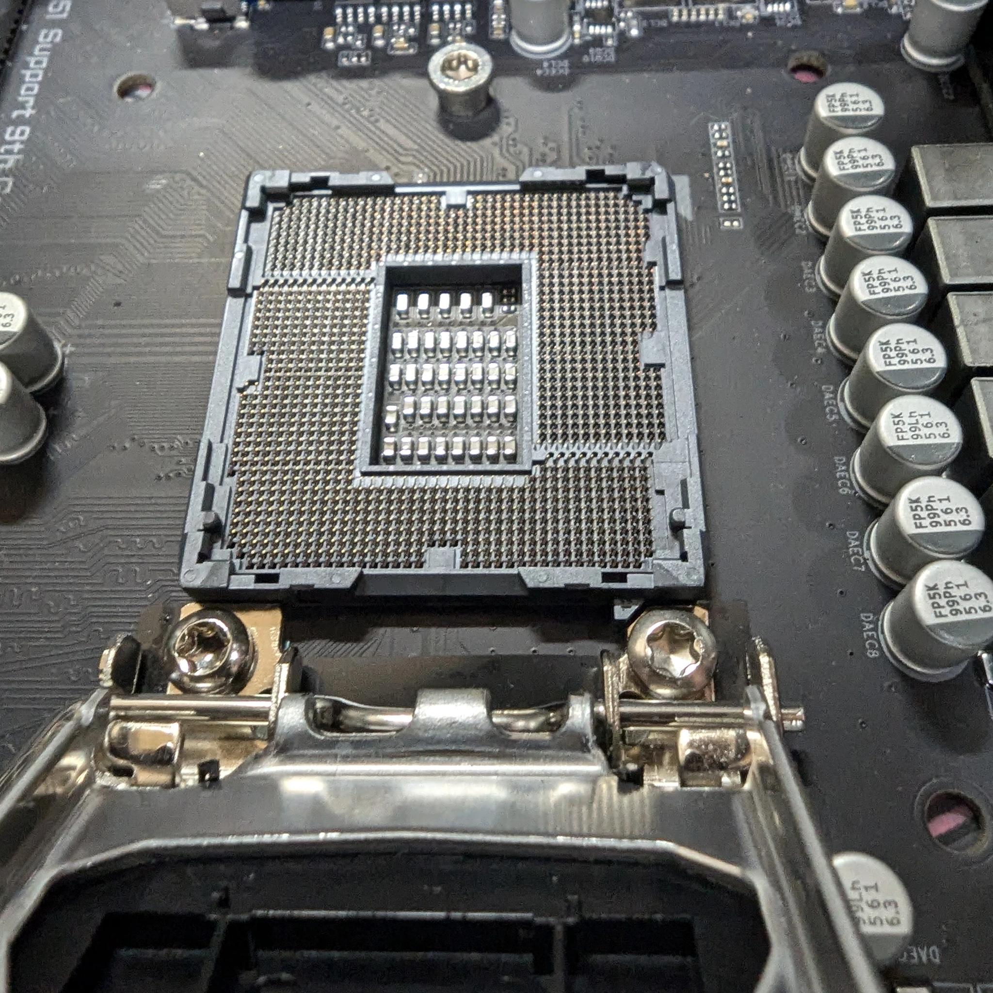 Used- Great Condition - Gigabyte Z390 Aorus Elite