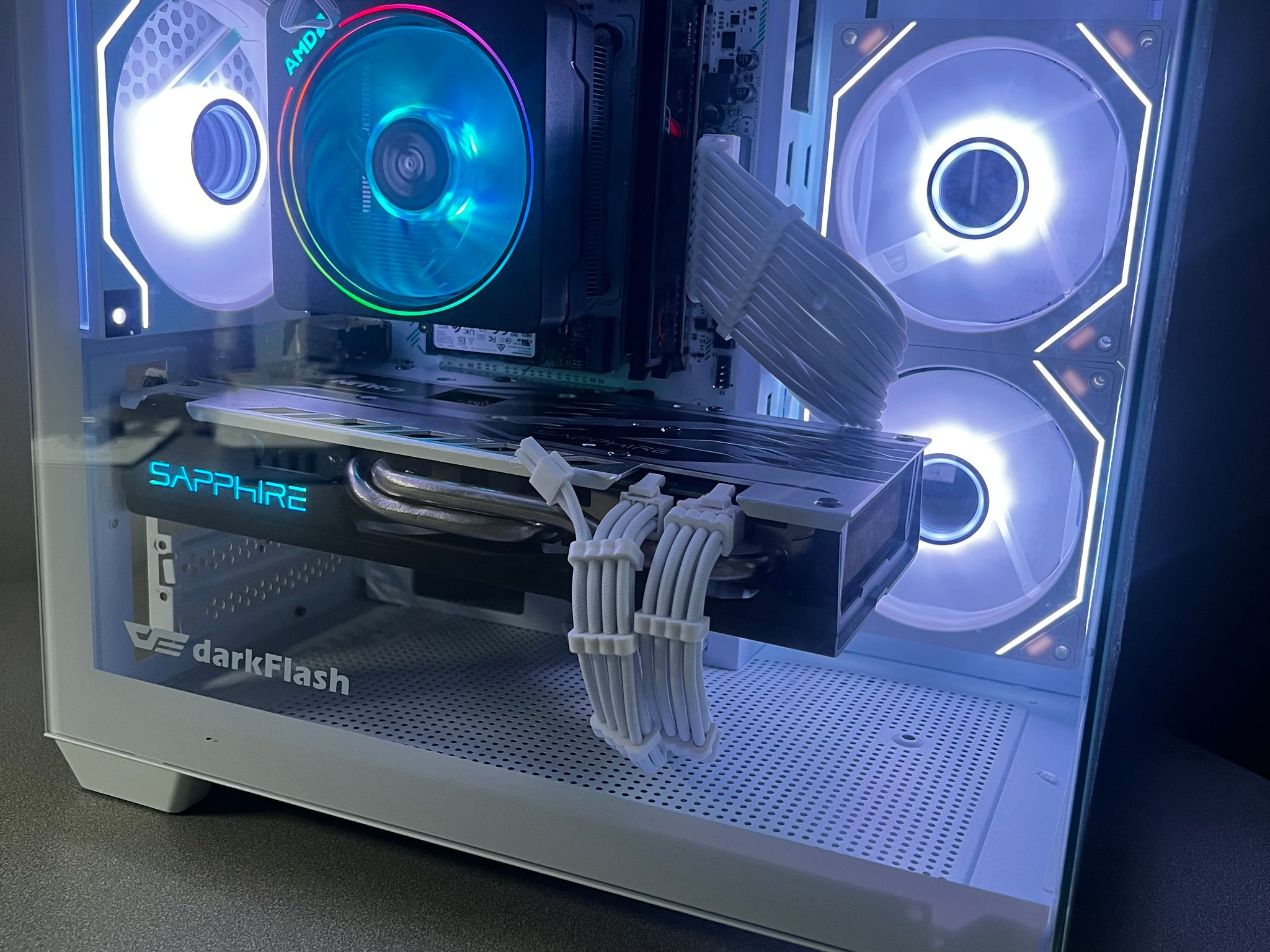 White Gaming PC | AMD Ryzen 5 2600 | AMD Sapphire Nitro 8GB | 16GB DDR4