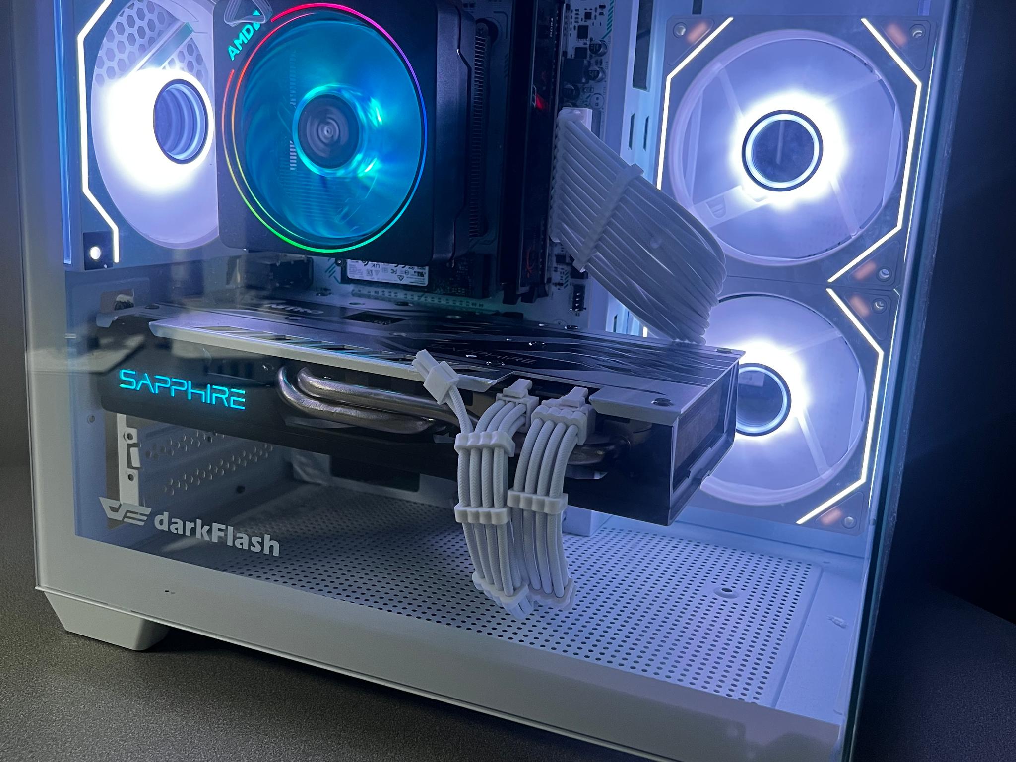 White Gaming PC | AMD Ryzen 5 2600 | AMD Sapphire Nitro 8GB | 16GB DDR4