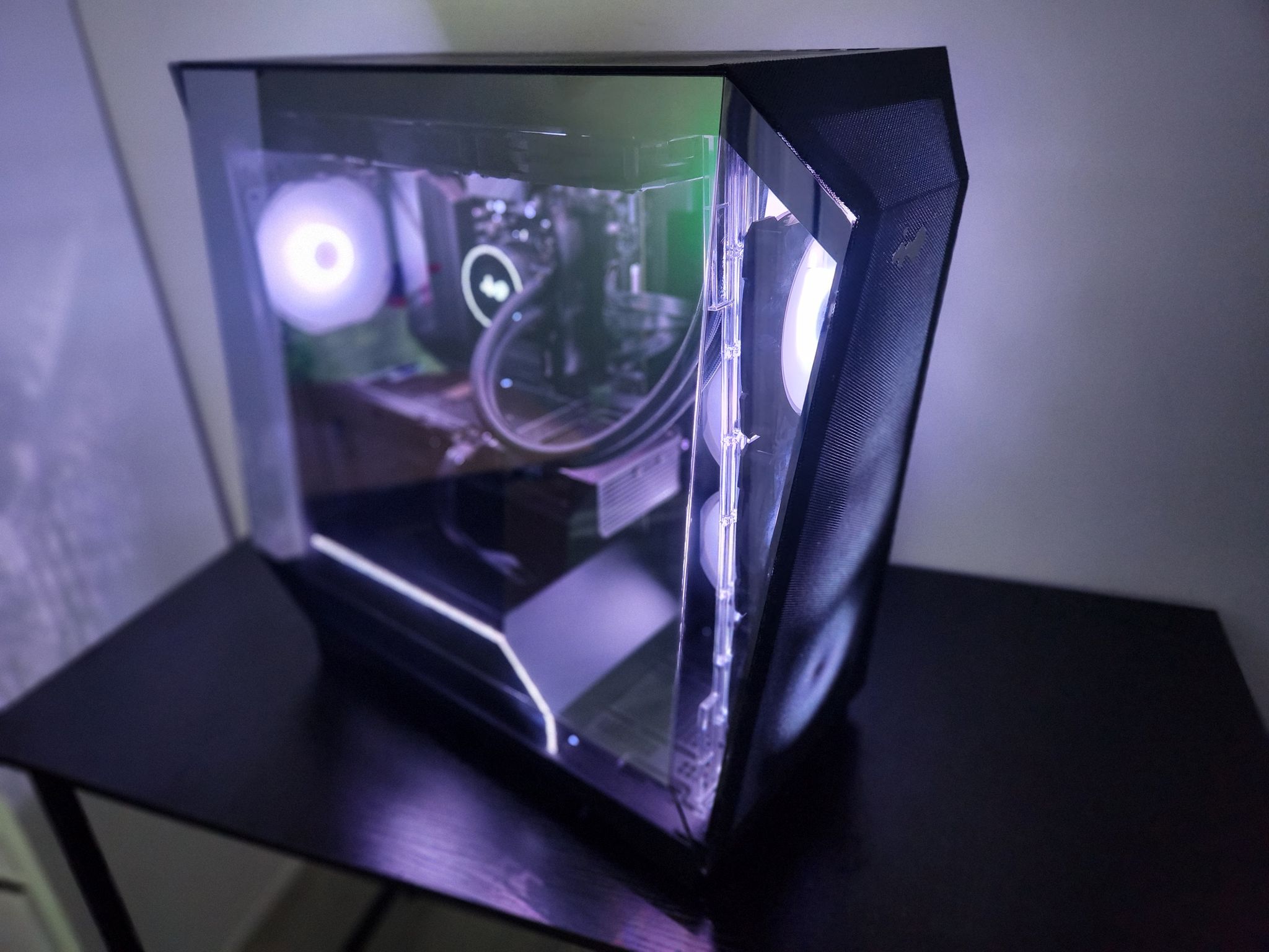 RTX 5070 4k gaming pc, built into a 2 way mirror gaming case!!!!!