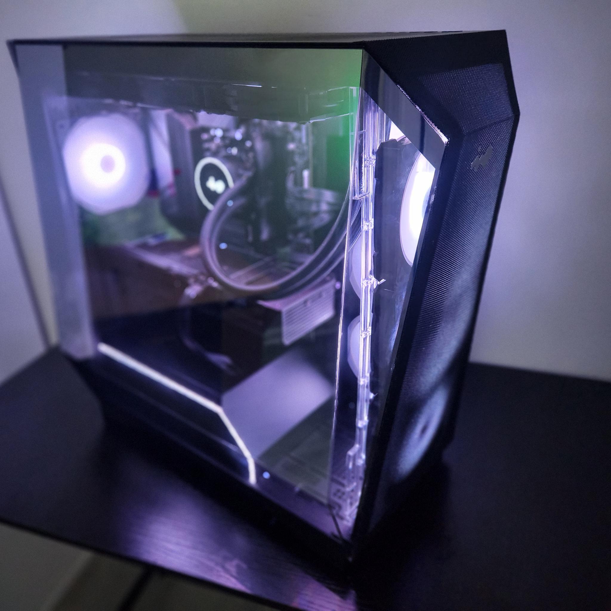 RTX 5070 4k gaming pc, built into a 2 way mirror gaming case!!!!!