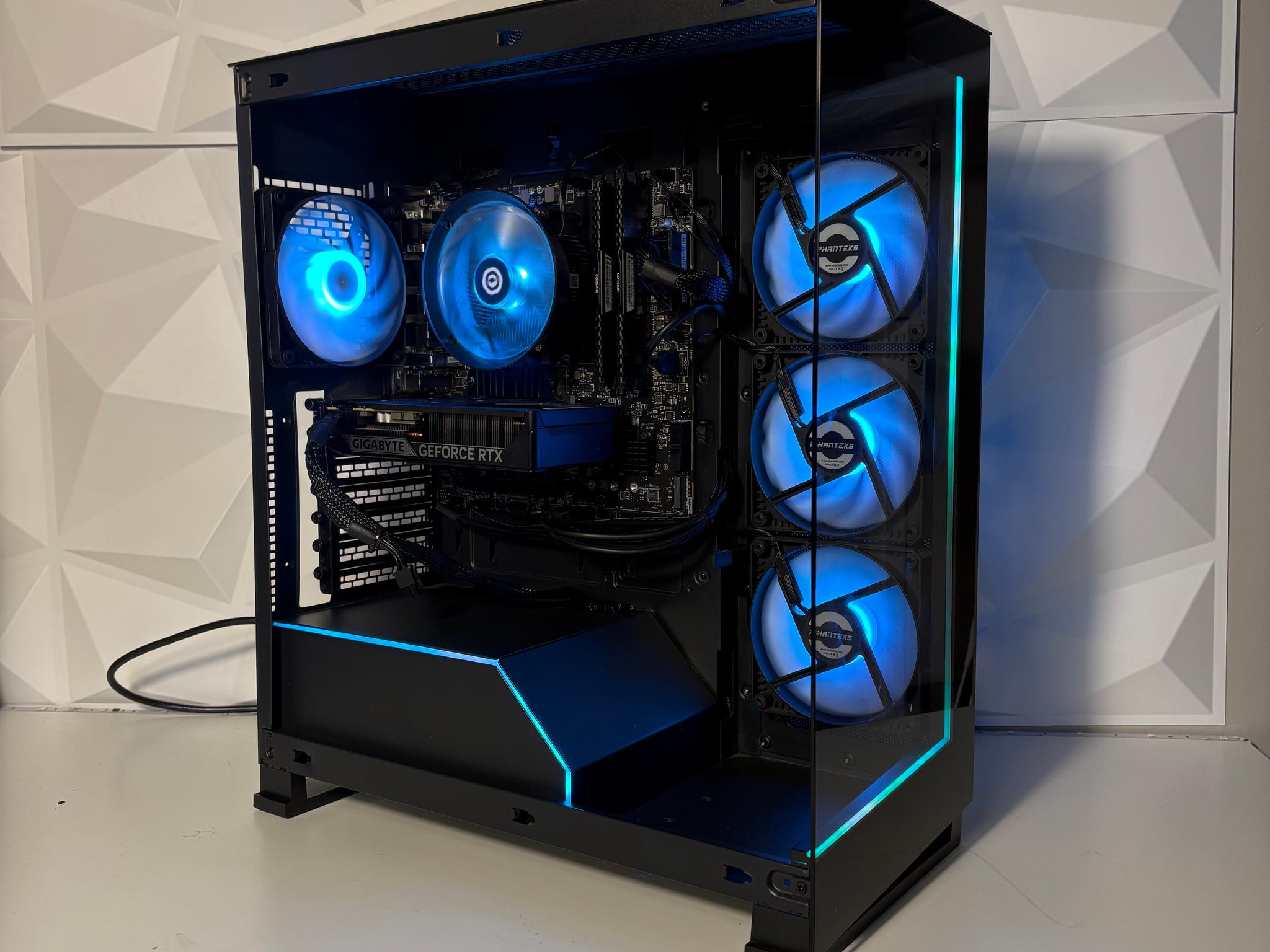 //Frost// Gaming PC - RTX 5060, Ryzen 5 5500, 32GB, 1TB - RGB, Wi-Fi, Bluetooth (By EXT PCs)