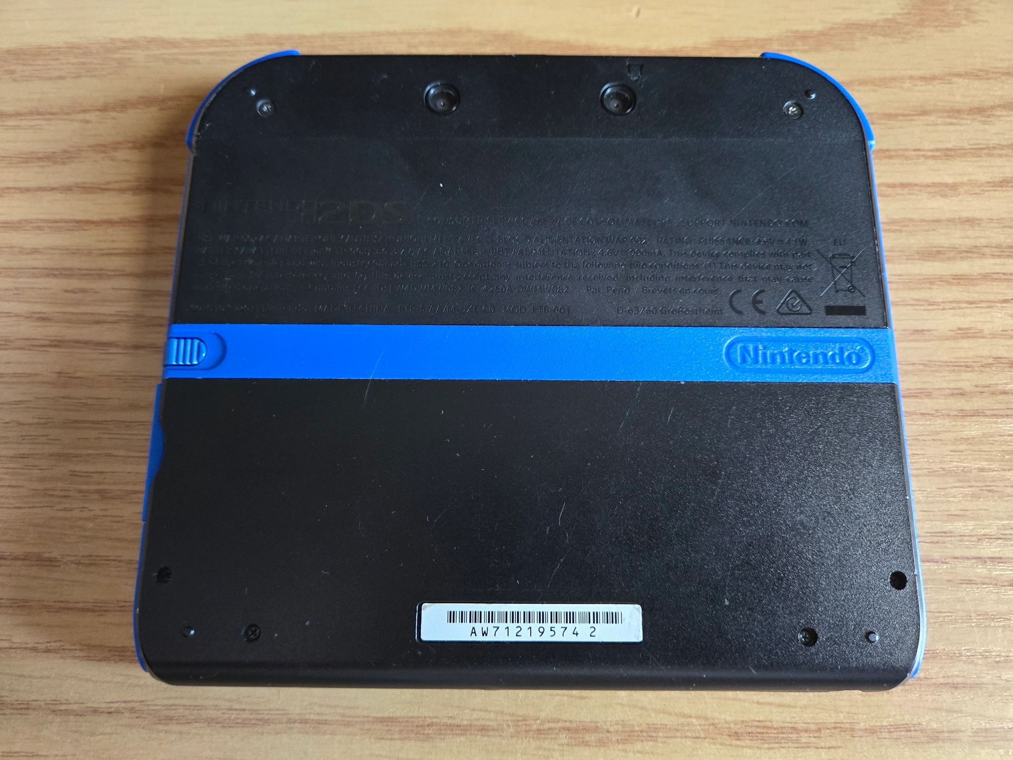 CUSTOM SELLER REFURBISHED Nintendo 2DS Black/Blue Handheld Console Special Multipack
