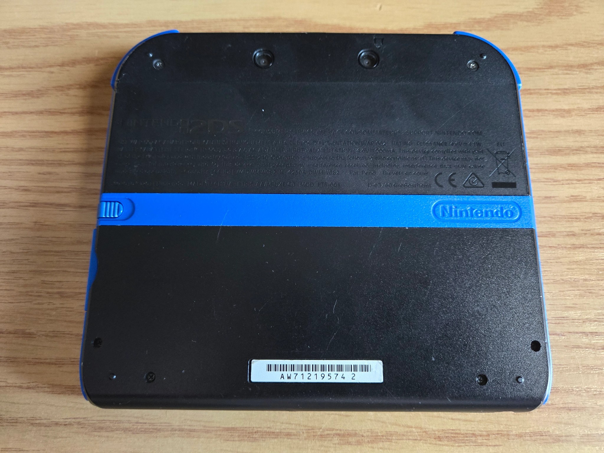 CUSTOM SELLER REFURBISHED Nintendo 2DS Black/Blue Handheld Console Special Multipack