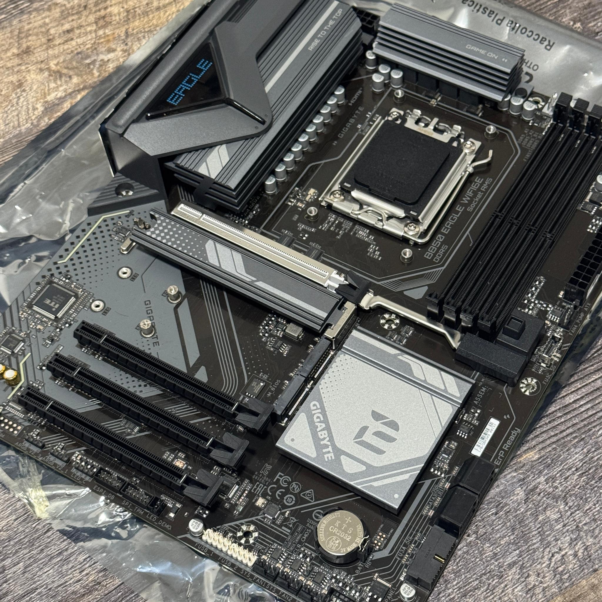 GIGABYTE B850 Eagle Wifi6E - AM5 Motherboard