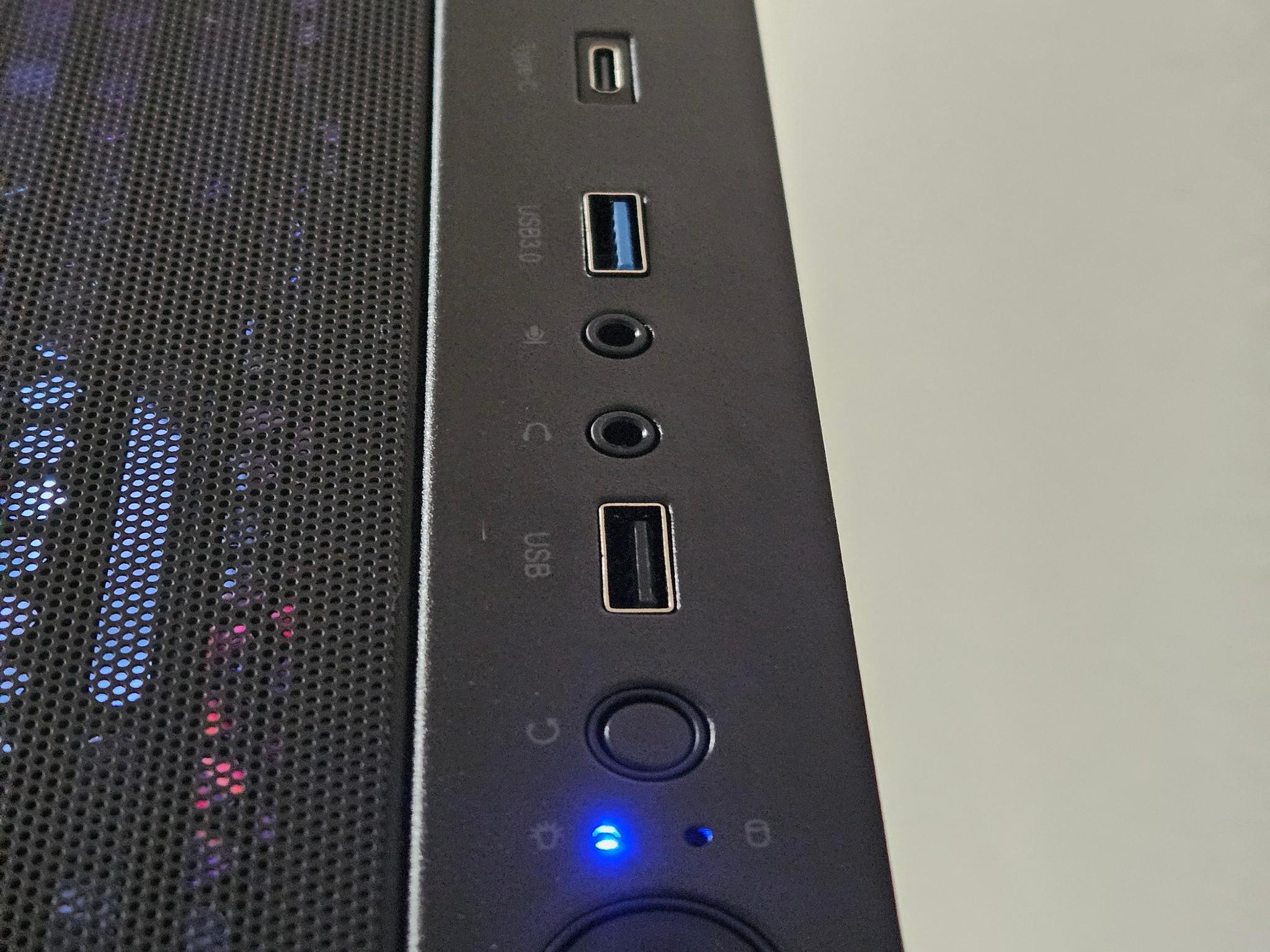 Gaming PC Ryzen 5 5600x RX 6800XT 32GB RAM 500GB+4TB WI-FI