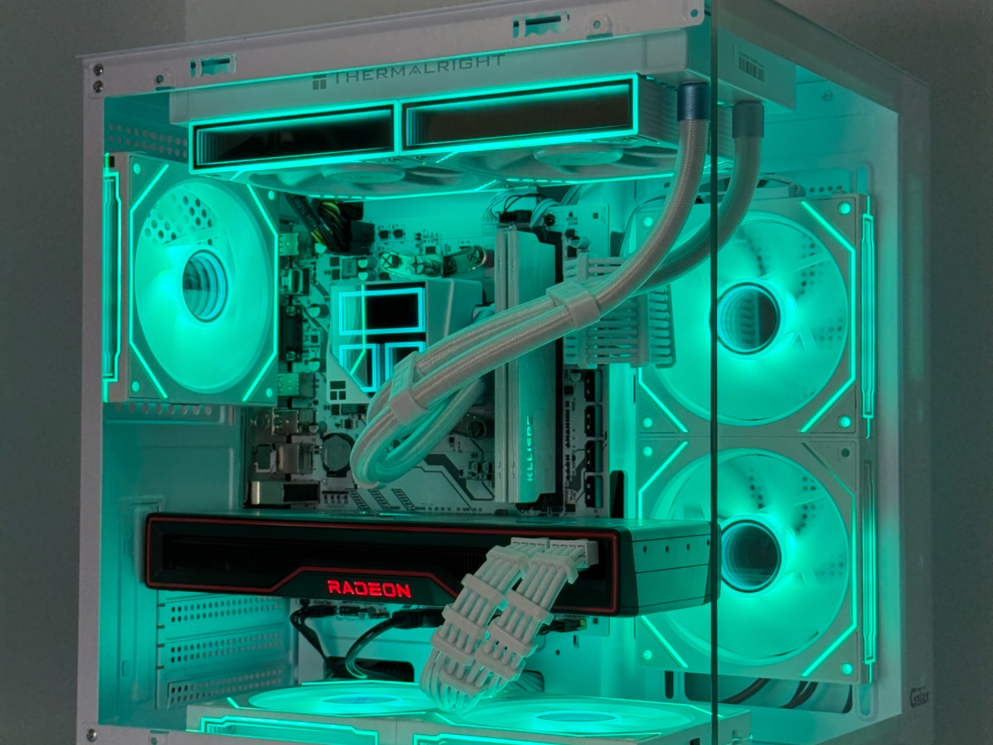 ⚪️WHITEOUT FURY⚪️ 1440p | RX 6800 16GB | RYZEN 5 5600X | 1TB M.2