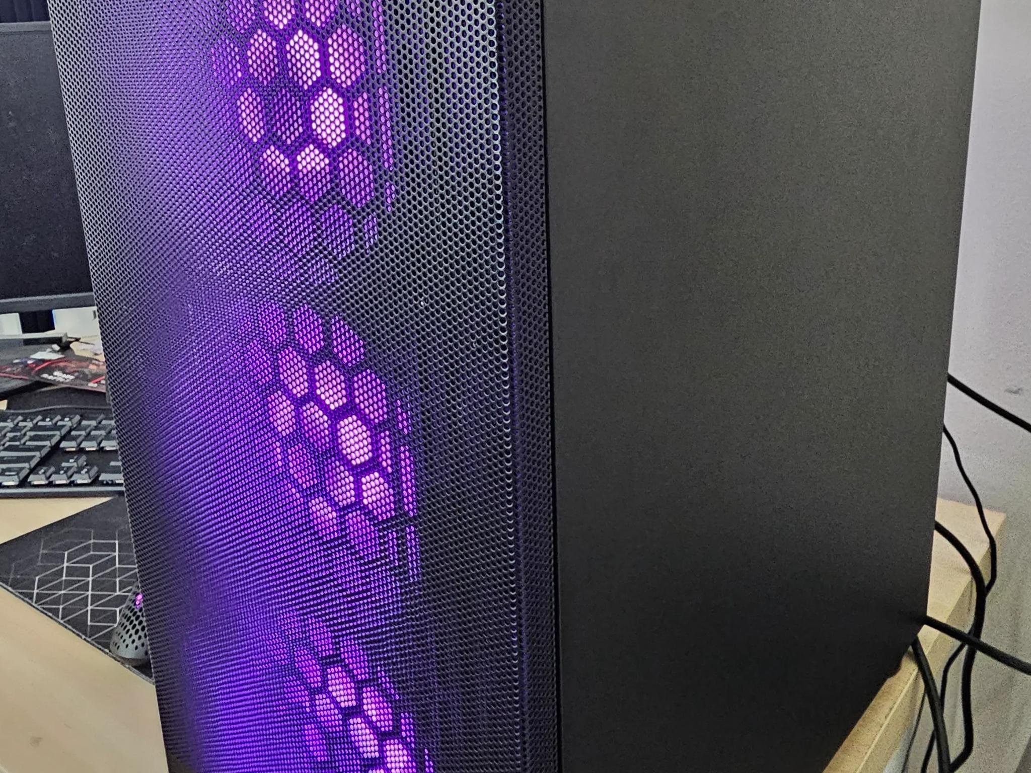 Gaming PC, Rtx 2060 super ,Ryzen 5 3600 , 32 GB of ram, and 1TB of storage