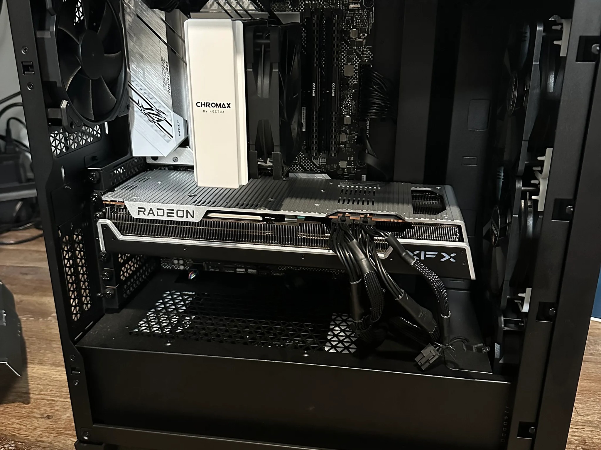 XFX SPEEDSTER MERC 310 AMD Radeon RX 7900XT
