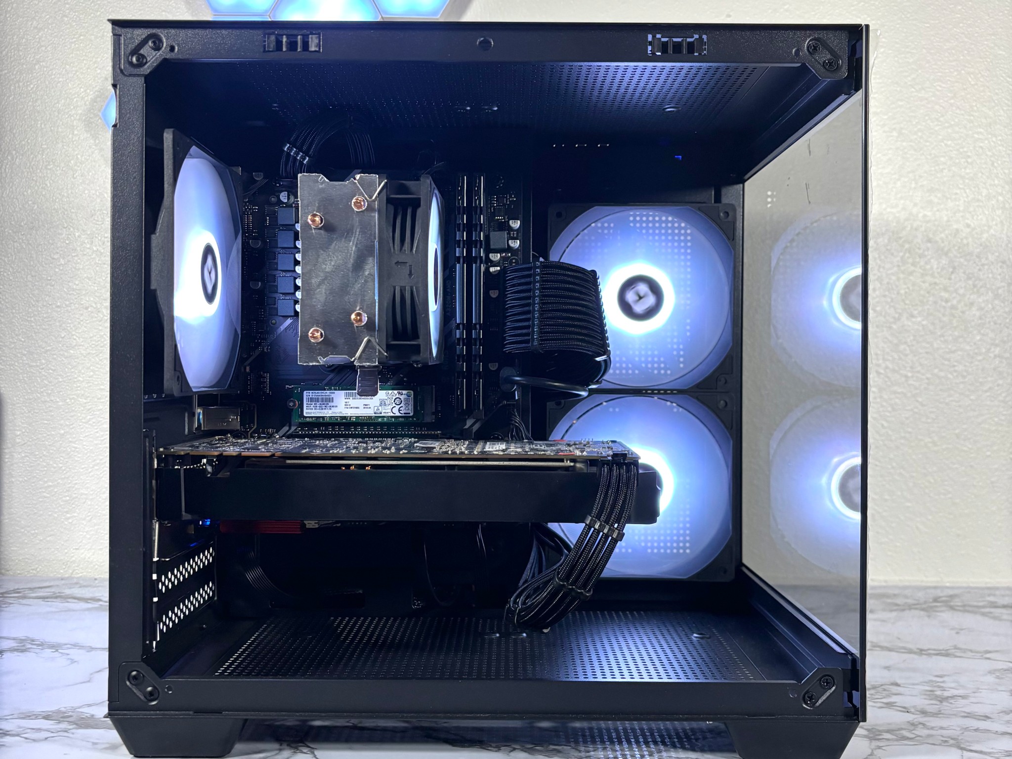 ⚪️⚫️ | Ryzen 5 2600 + GTX 1070 8GB | 16GB | WiFi INCLUDED
