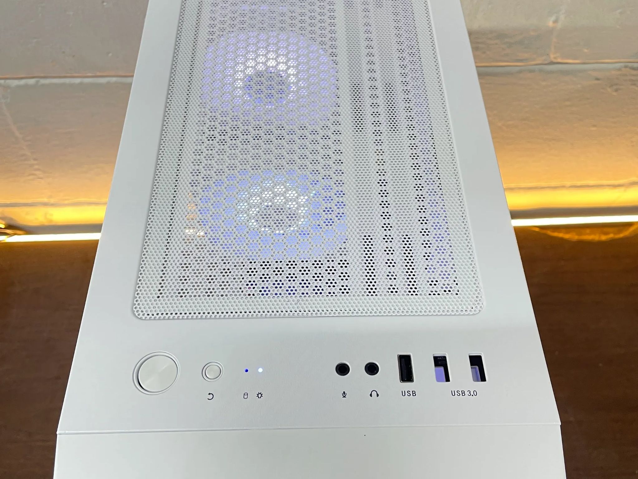 Frosty Gaming PC | Intel i7 / AMD RX580 / 8GB / 1.1TB Win 11 Pro + Wi-Fi