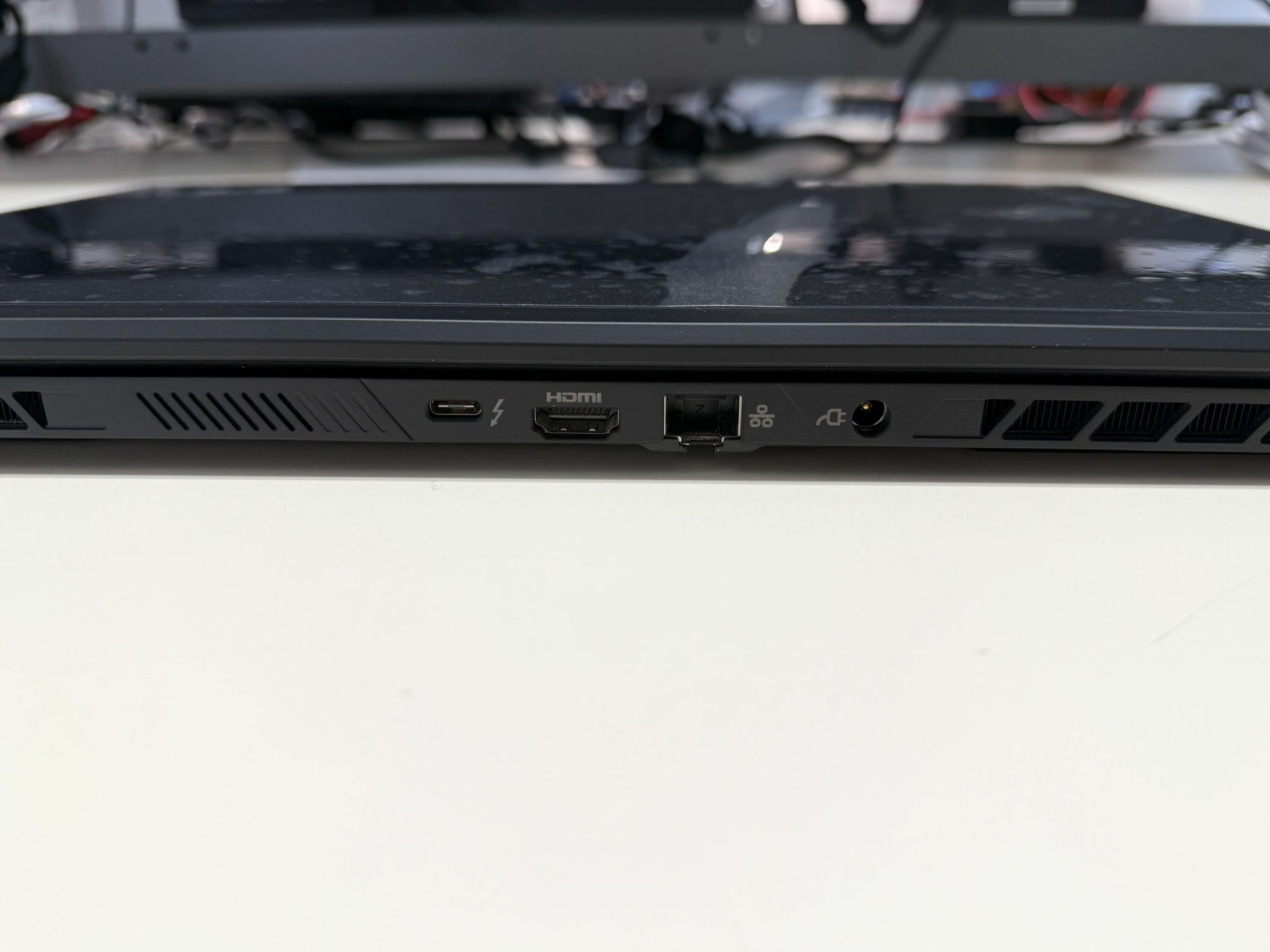 Eluktronics Max-17, i7-9750H, GTX 1660Ti, 16GB RAM, 1TB SSD, 144HZ