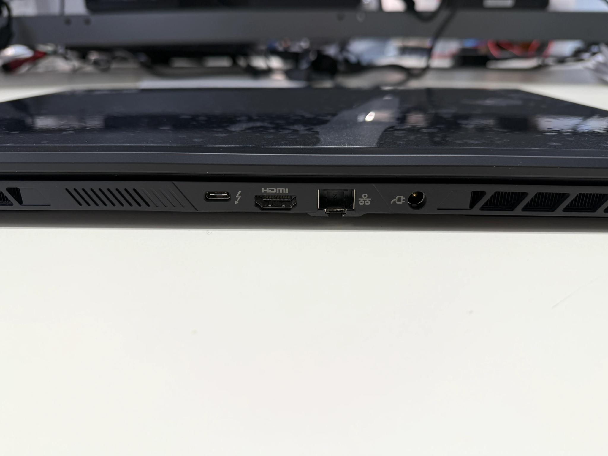 Eluktronics Max-17, i7-9750H, GTX 1660Ti, 16GB RAM, 1TB SSD, 144HZ
