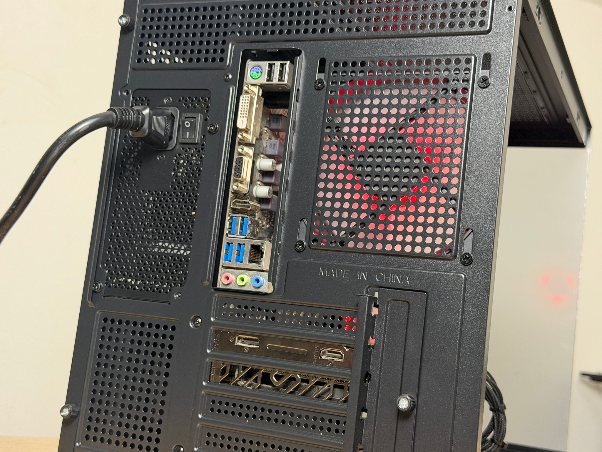 ♠️🎮Budget Gaming PC♠️🎮 – RX 6500XT, Ryzen 3 3100, 16GB Ram, 1.240TB Storage - WiFi + BlueTooth