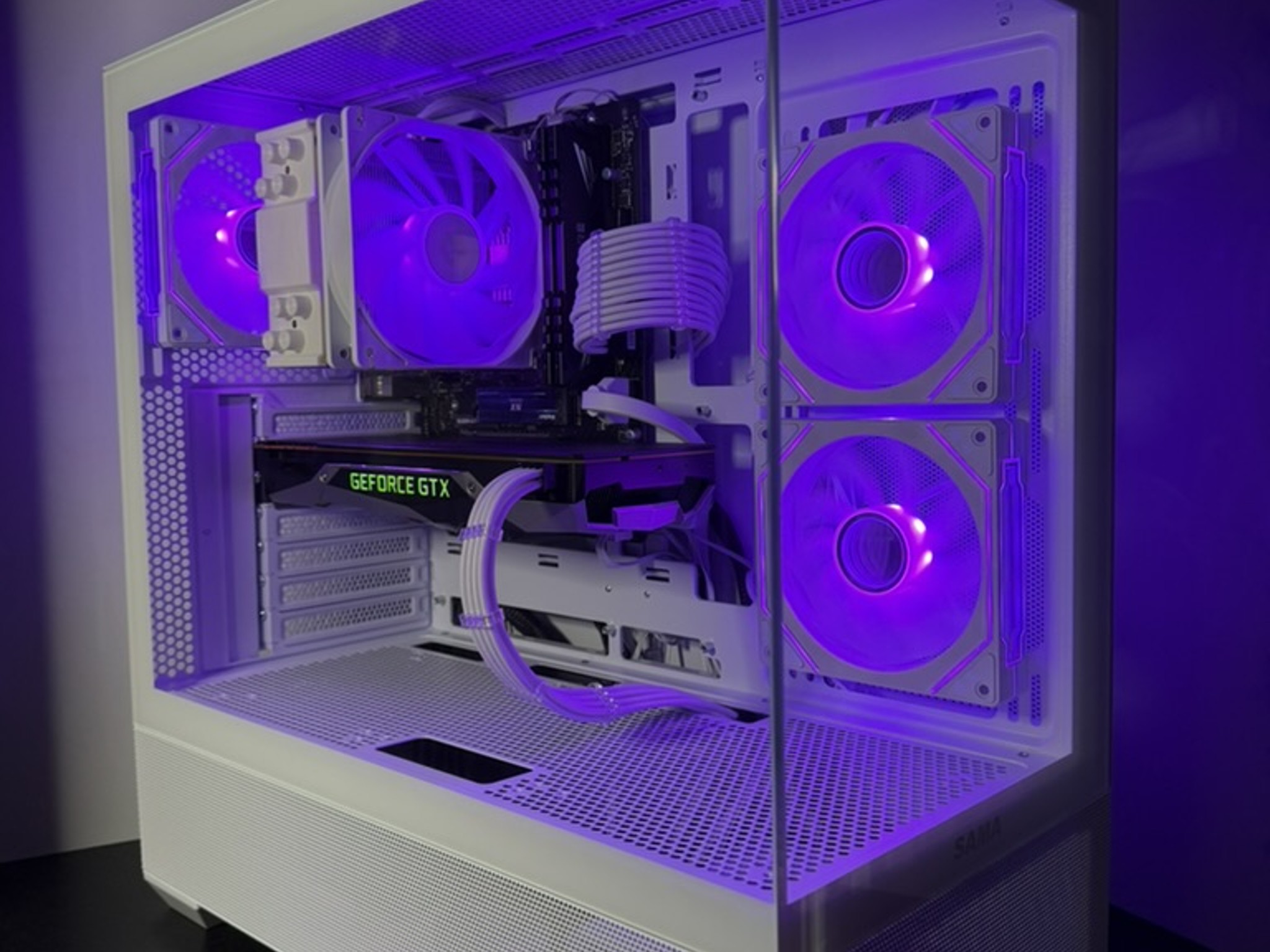 Gaming PC // Founders Edition Nvidia GTX 1070Ti // Ryzen 3600 CPU // 512GB NVME SSD //