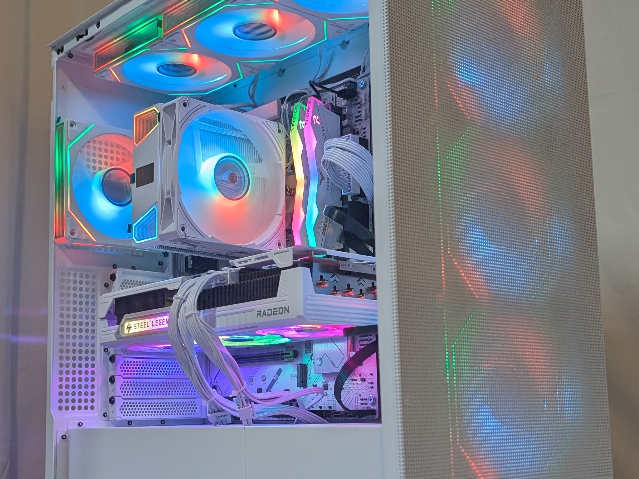 9070XT 16GB | RYZEN 5 7500F | 2TB NVME | 16GB DDR5 | 1000W